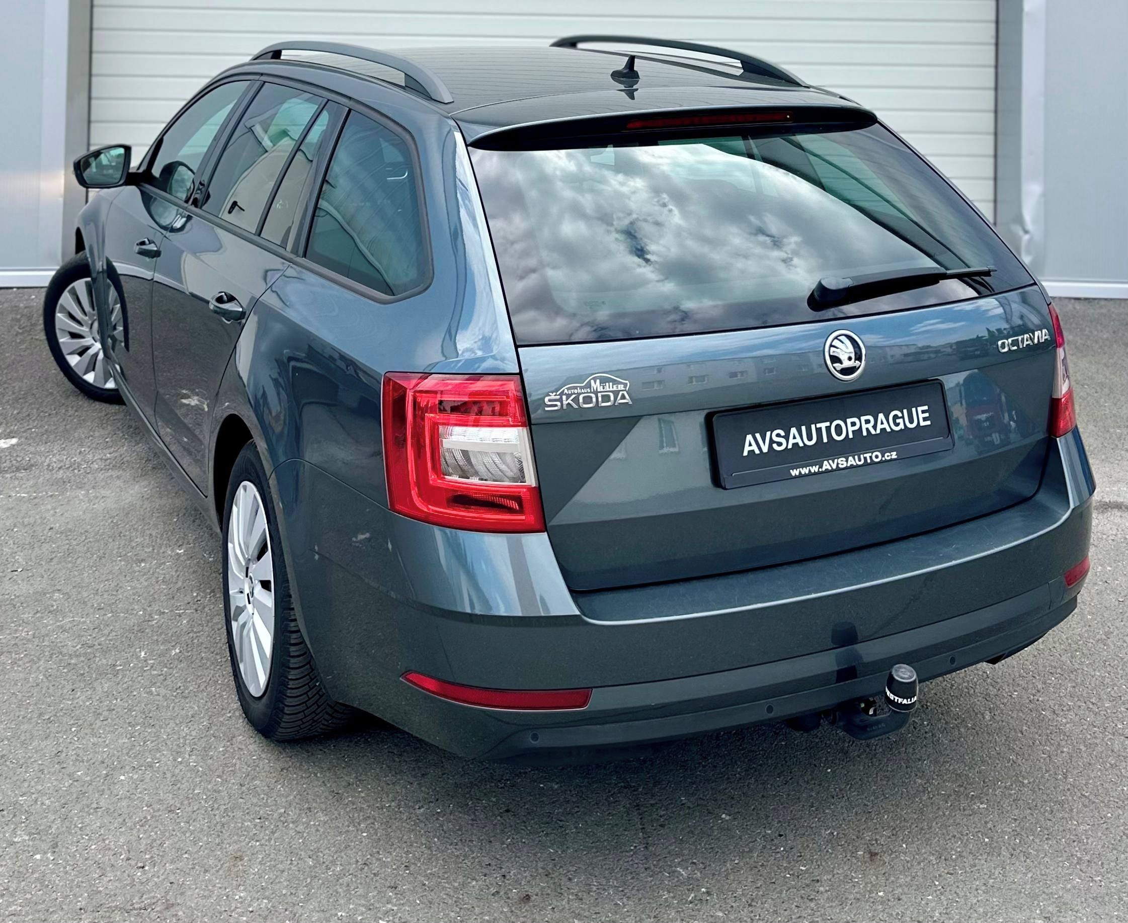Škoda Octavia, III FL COMBI 1.6 TDI DSG  85KW - fotka 6
