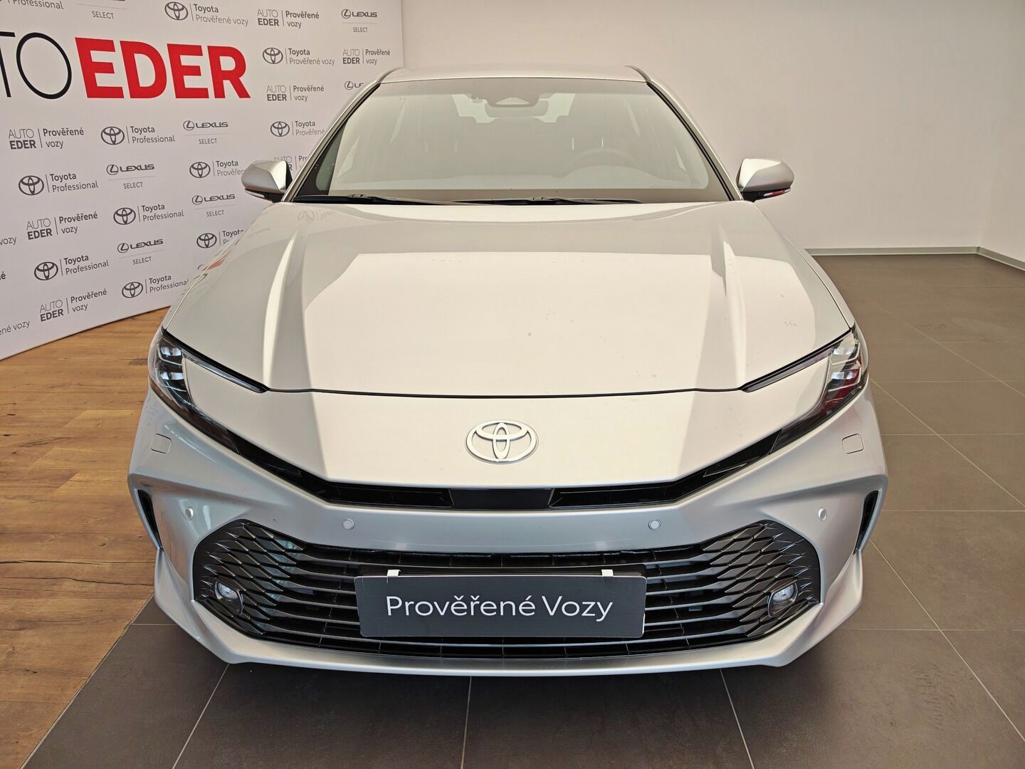 Toyota Camry, 2.5 Hybrid Prestige - fotka 2