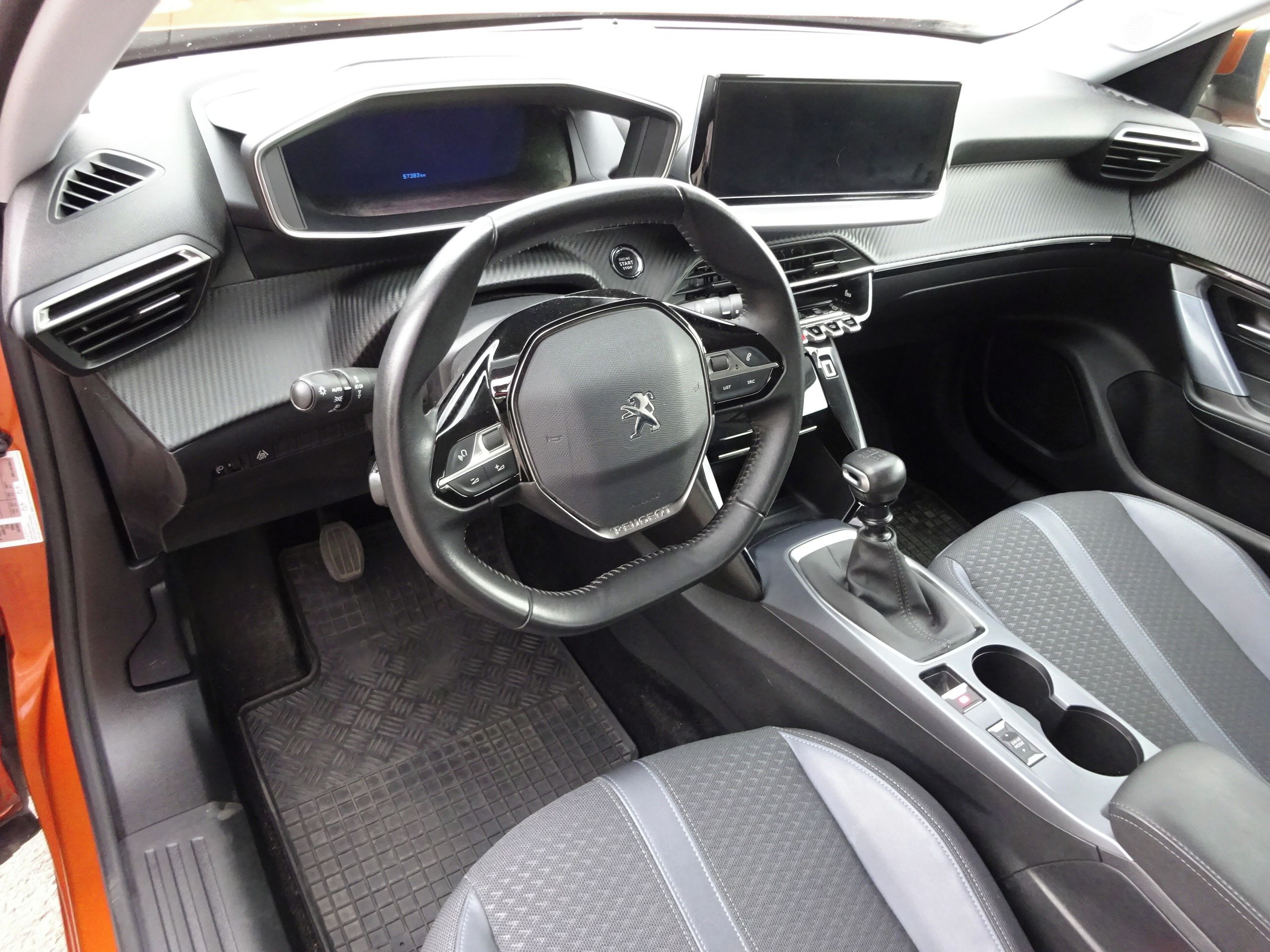 Peugeot 2008, 1.5 BlueHDI 1.Maj.serv.kníž.ČR - fotka 5