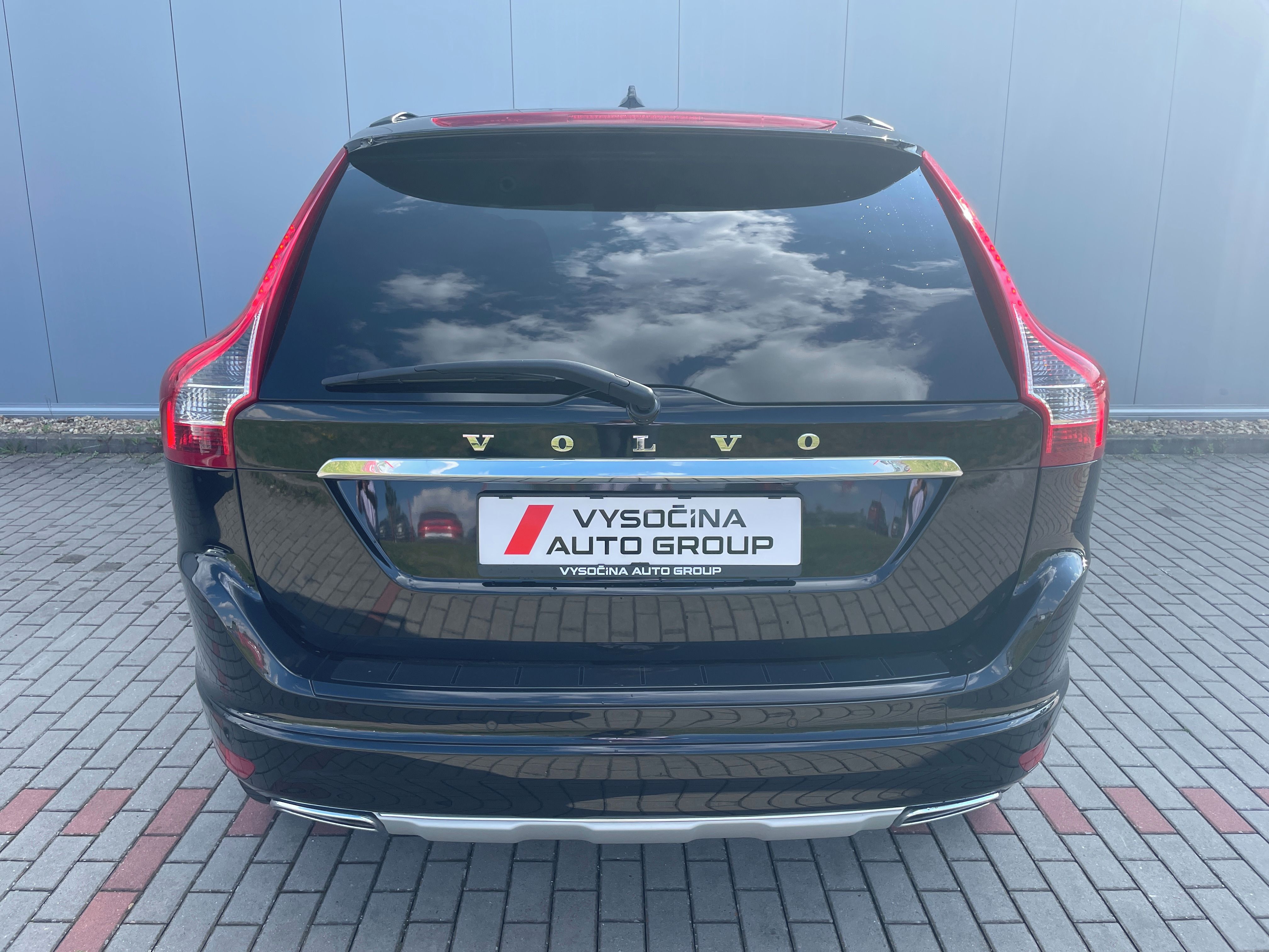 Volvo XC60, D4 AWD MOMENTUM Aut. - fotka 4