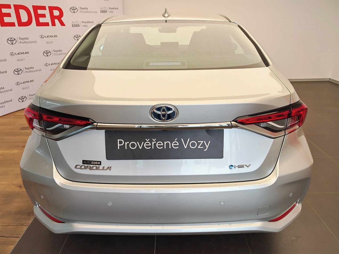 Toyota Corolla, 1.8 Hybrid Comfort e-CVT sedan - fotka 5