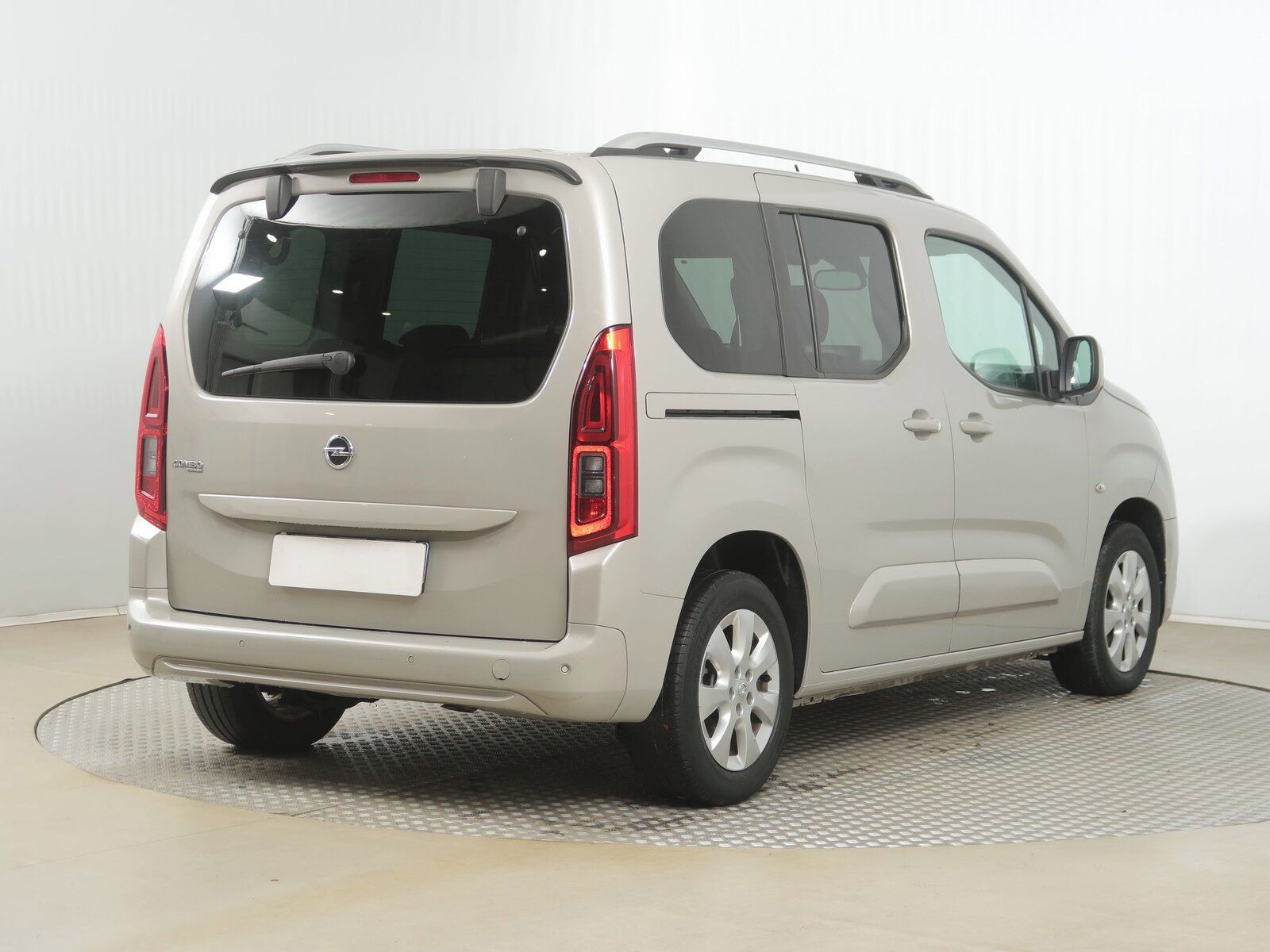 Opel Combo, 1.2 Turbo, Enjoy, 5Míst, Klima - fotka 5