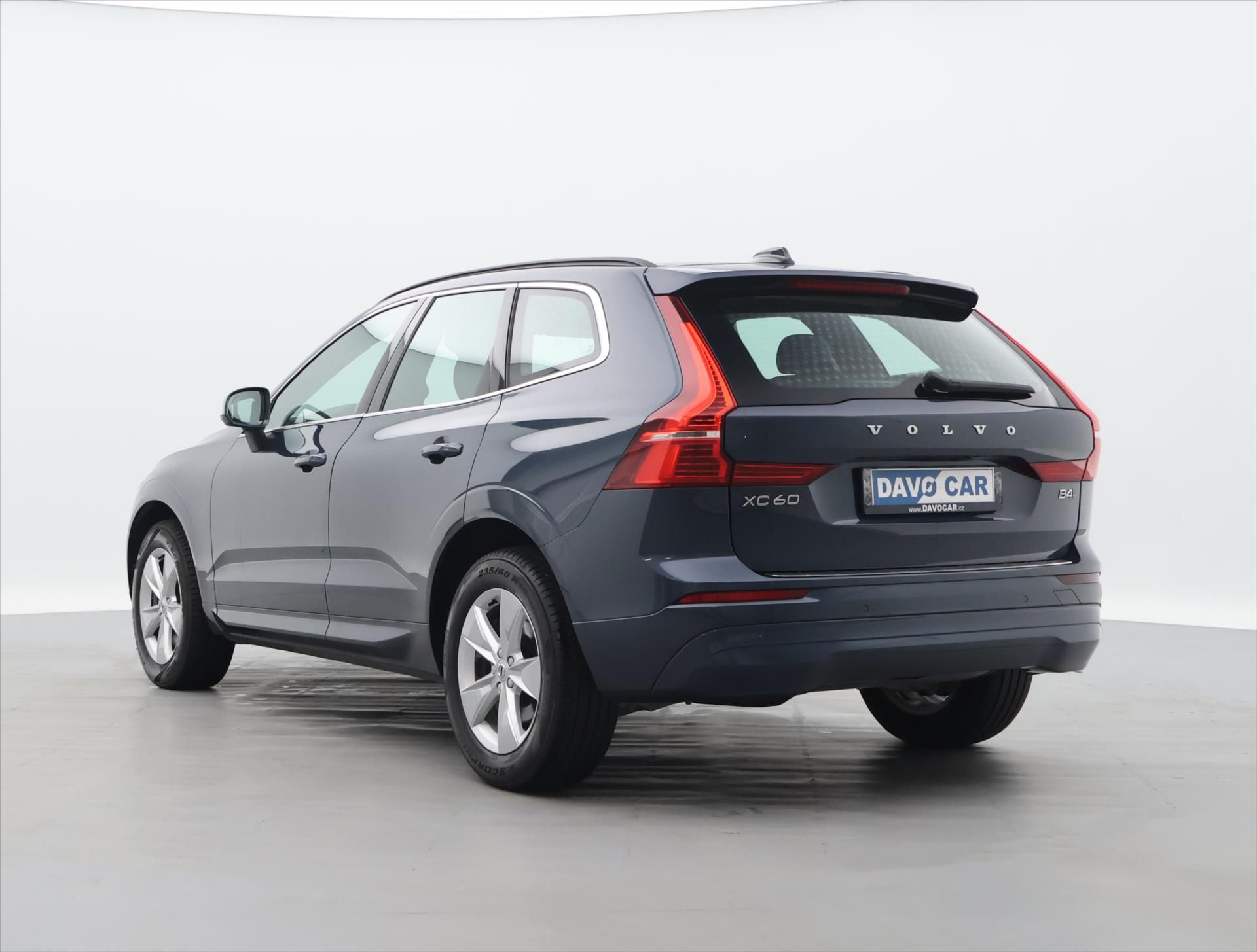 Volvo XC60, 2,0 B4 145KW AWD MOMENTUM - fotka 5