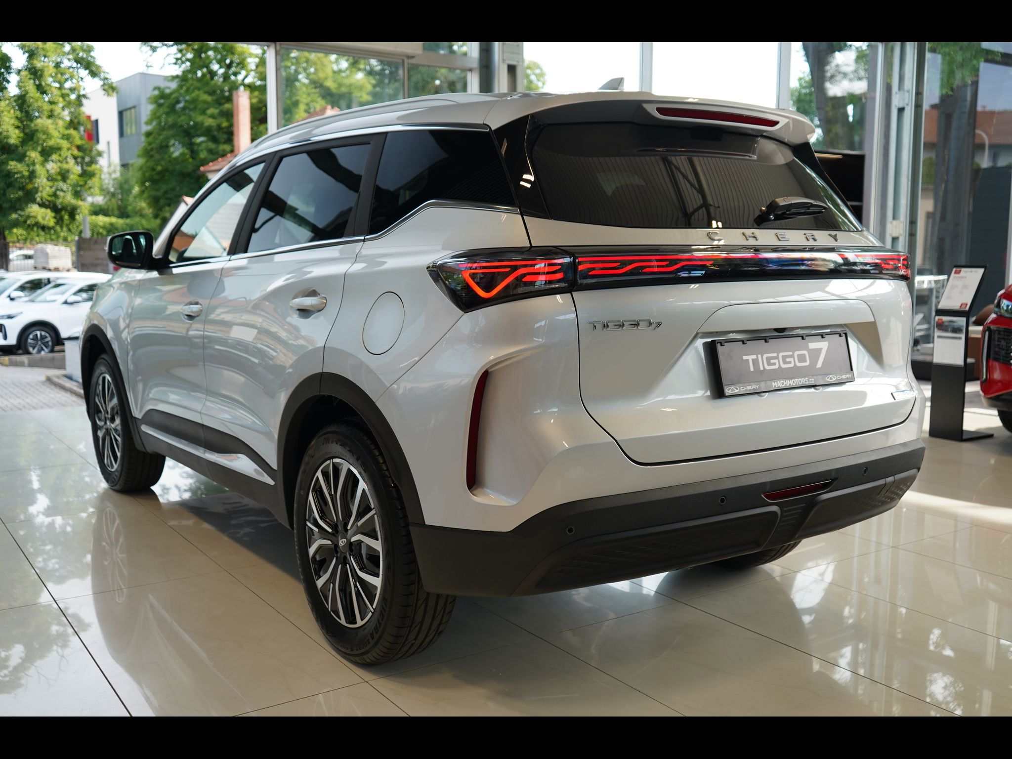 Chery Tiggo 7, UNIQUE 1.5 TGDI HEV - fotka 5
