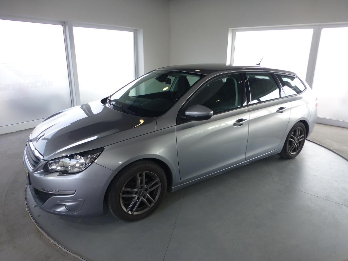 Peugeot 308, 1,6HDI*NAVIGACE**PARKS**TAŽNÉ
