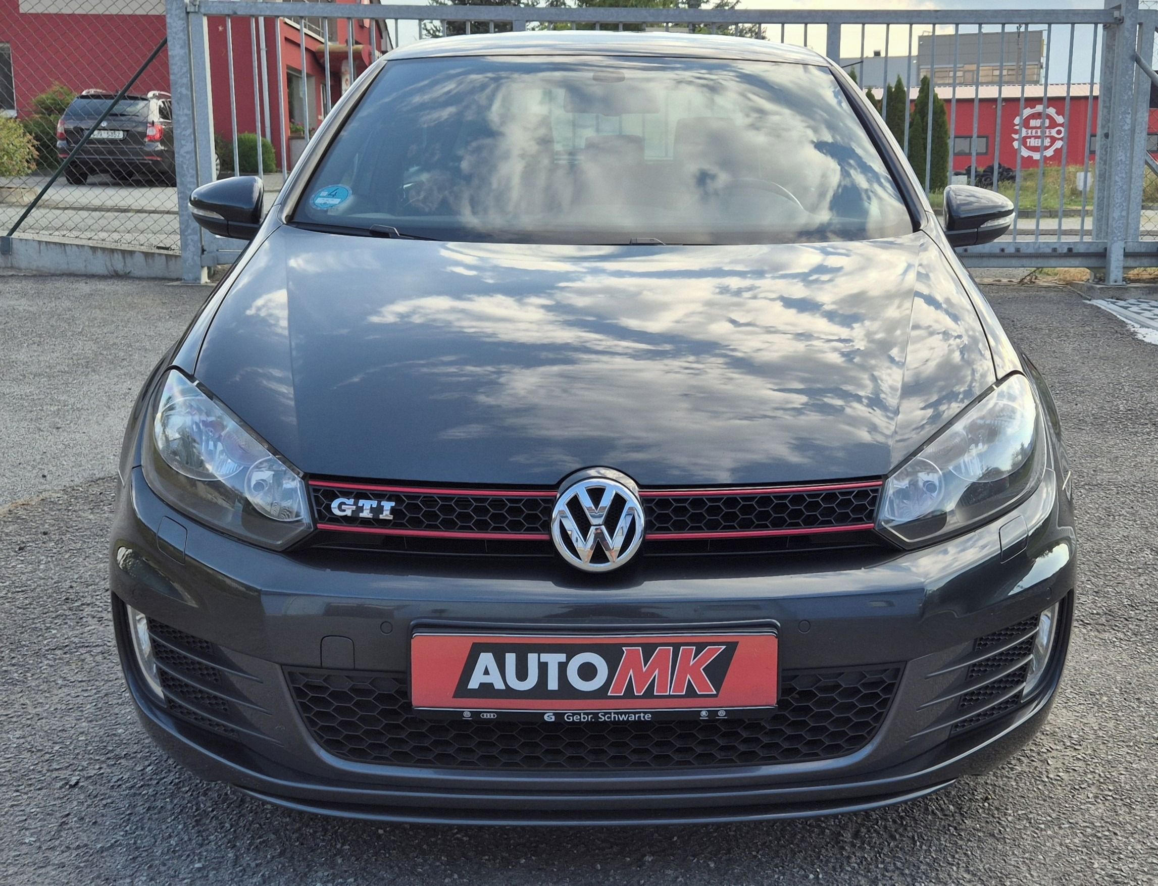 Volkswagen Golf, GTI 2.0TSI 155KW - fotka 2