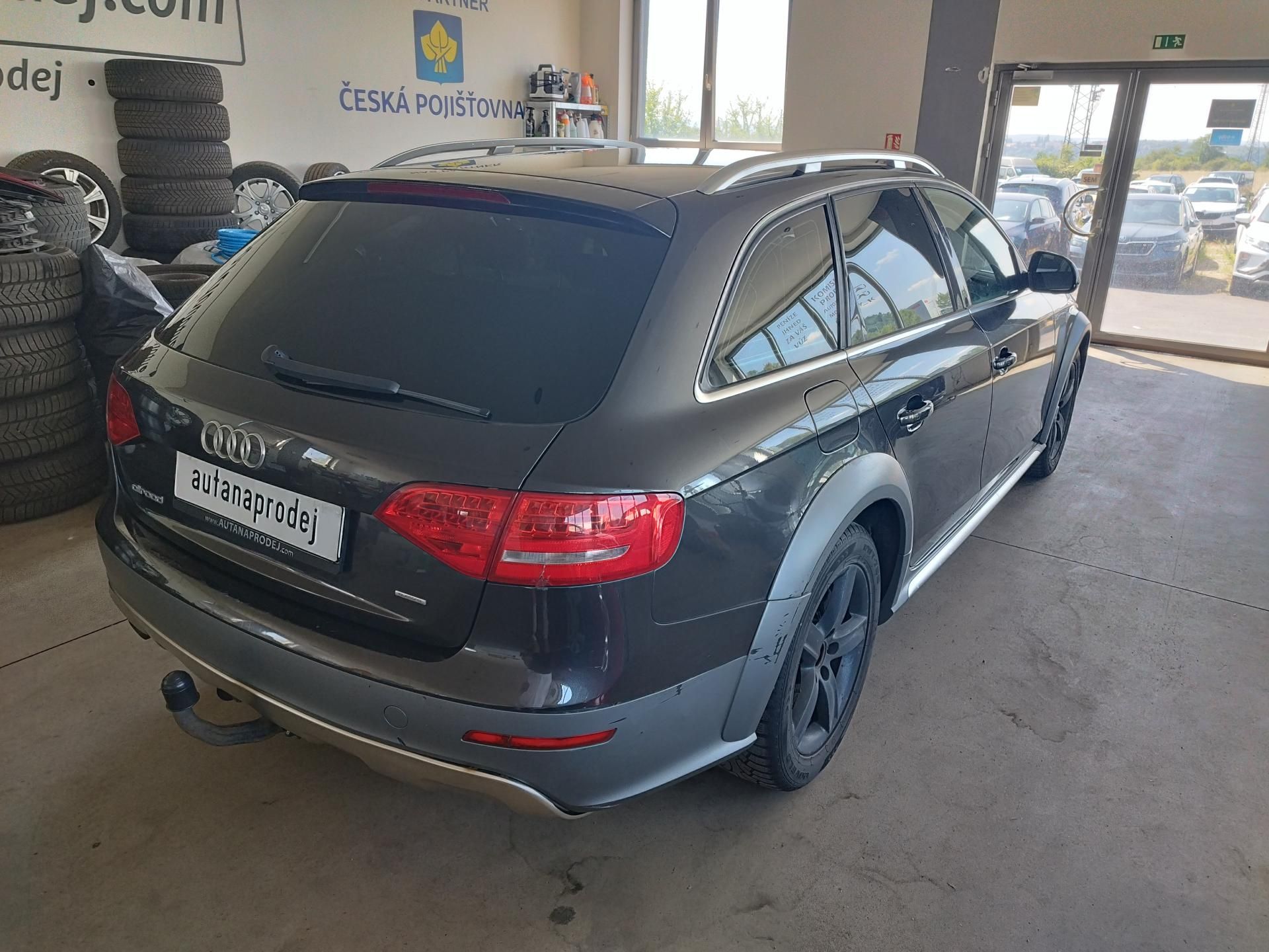 Audi A4 allroad, 2,0TDI,LED,ALU,TAŽNÝ,MAN,4X4 - fotka 5