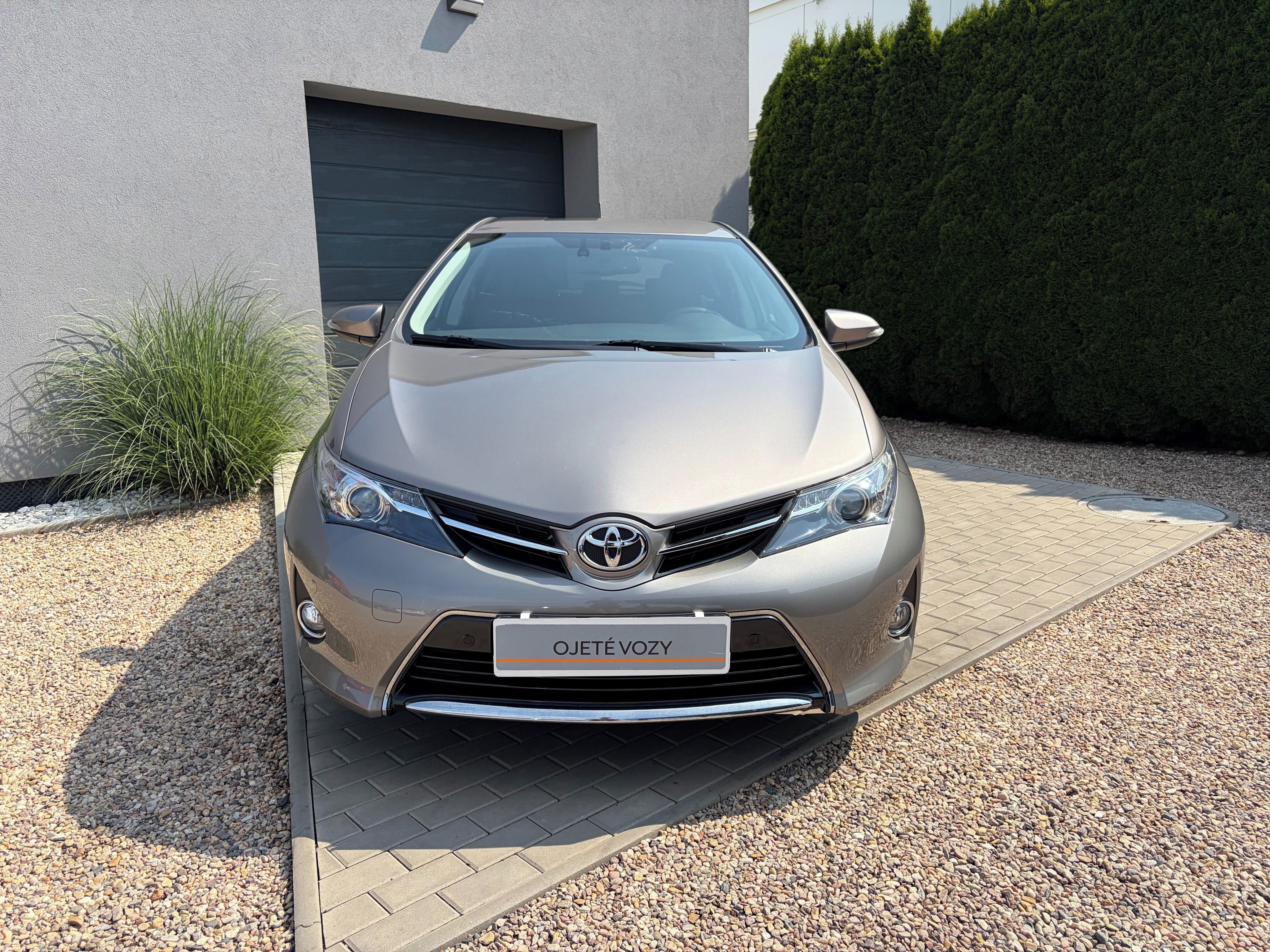 Toyota Auris, 1.6i 97KW, Parkovací kamera - fotka 2