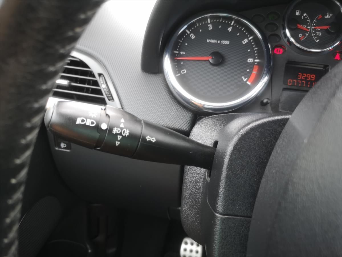 Peugeot 207, 1,6 TRENDY  cc - fotka 6