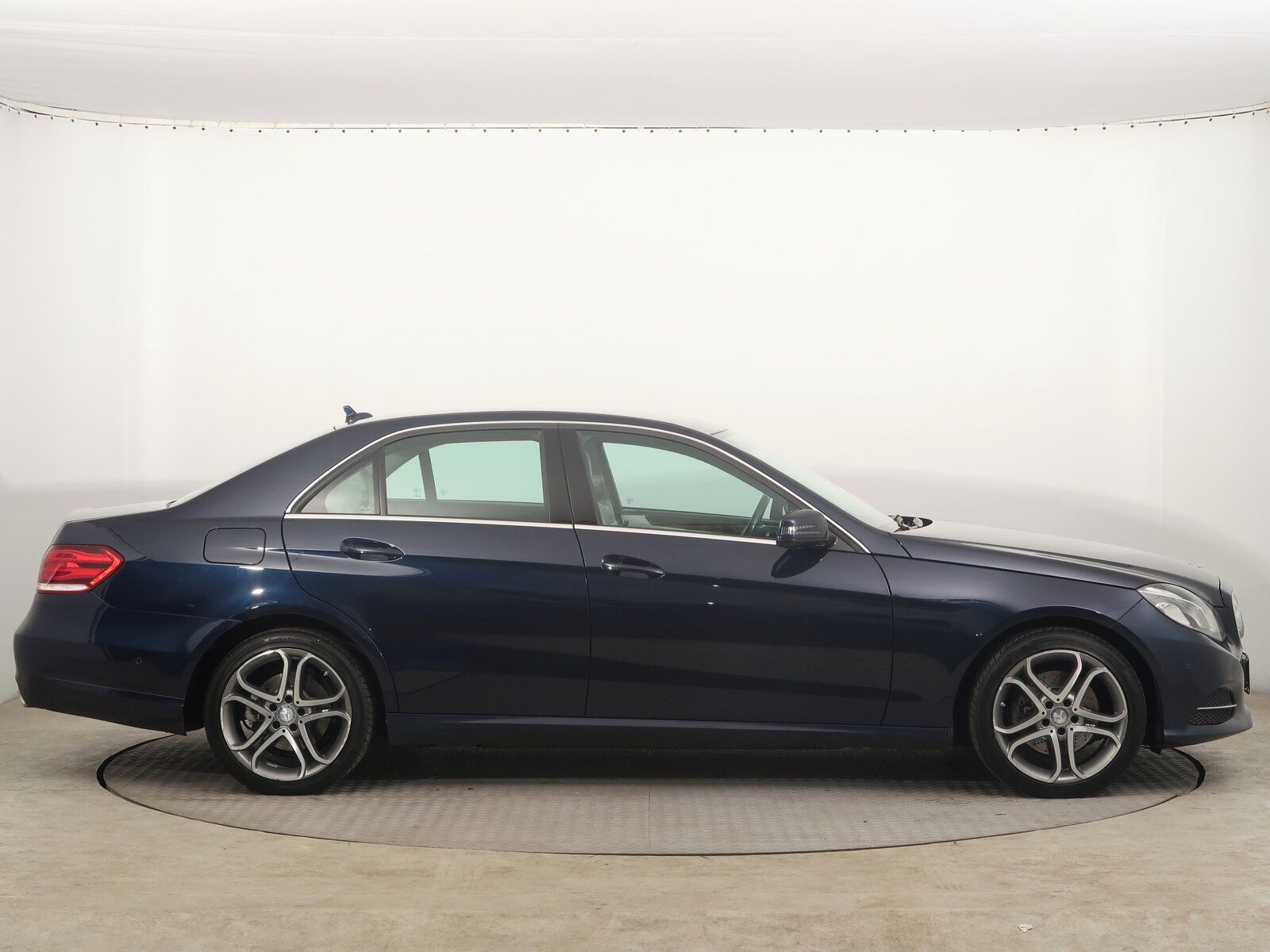 Mercedes-Benz Třídy E, 220 BlueTEC, Automat - fotka 6