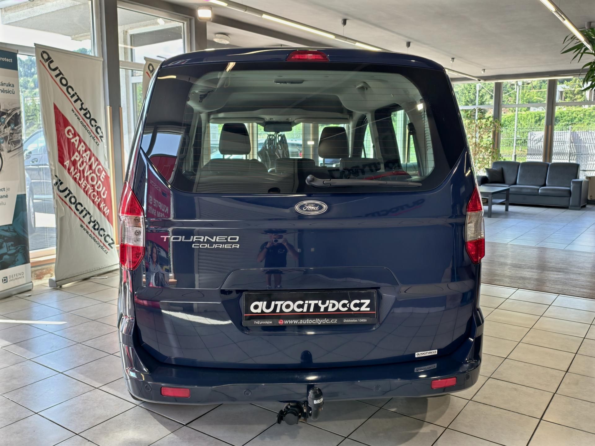 Ford Tourneo Courier, 1.5 TDCi VÝHŘEVY, PDC, ČR, DPH - fotka 6