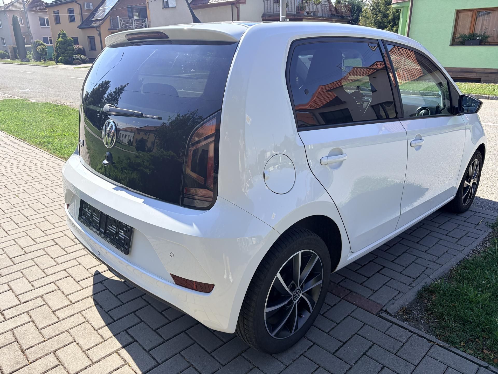 Volkswagen Up! - fotka 4