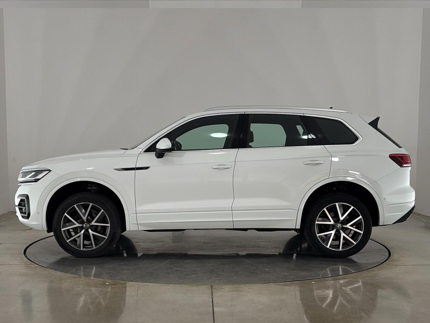 Volkswagen Touareg, 3.0 TDI / 210 kW R-Line - fotka 3