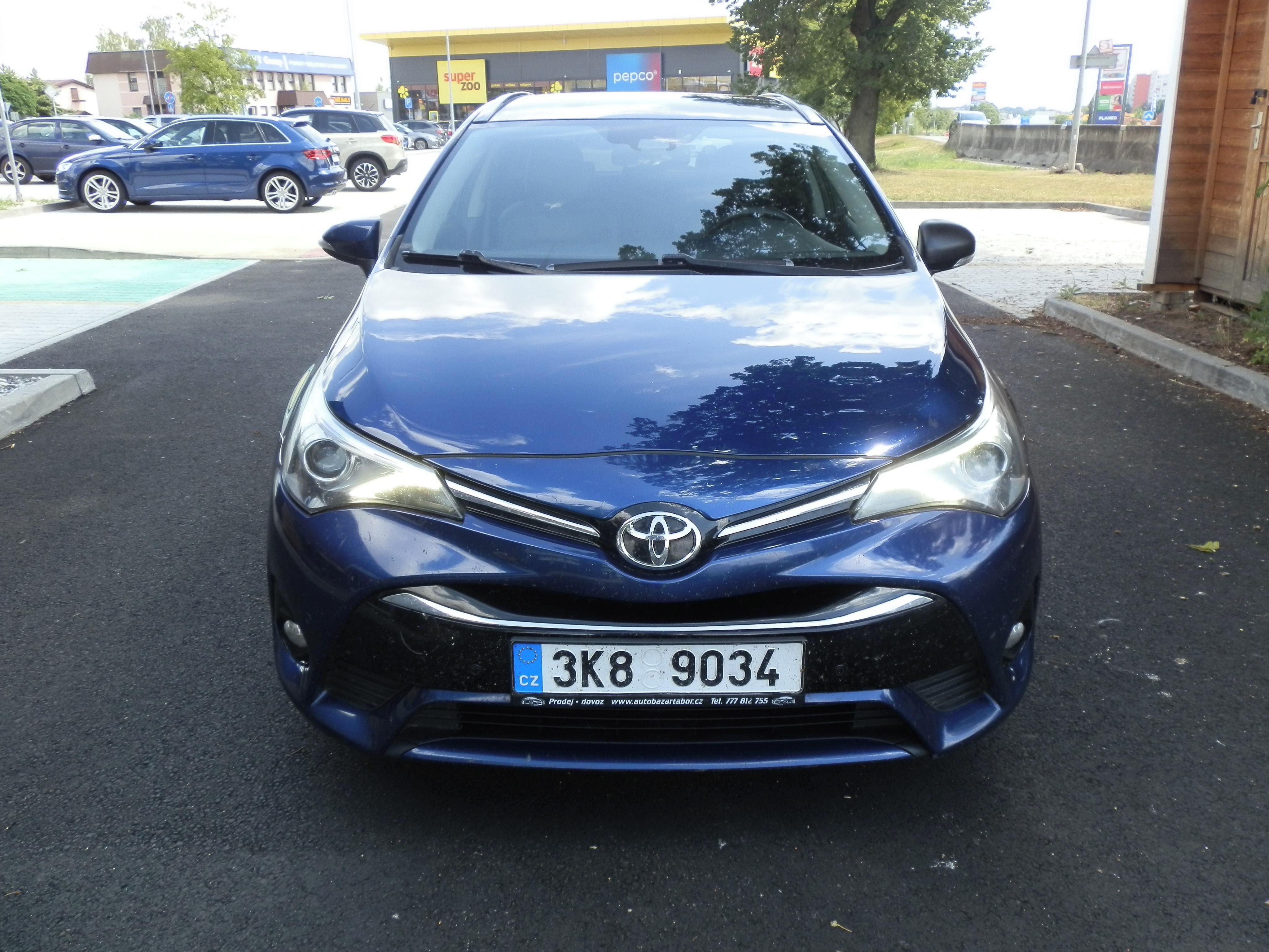 Toyota Avensis, 2,0 D-4D - fotka 2