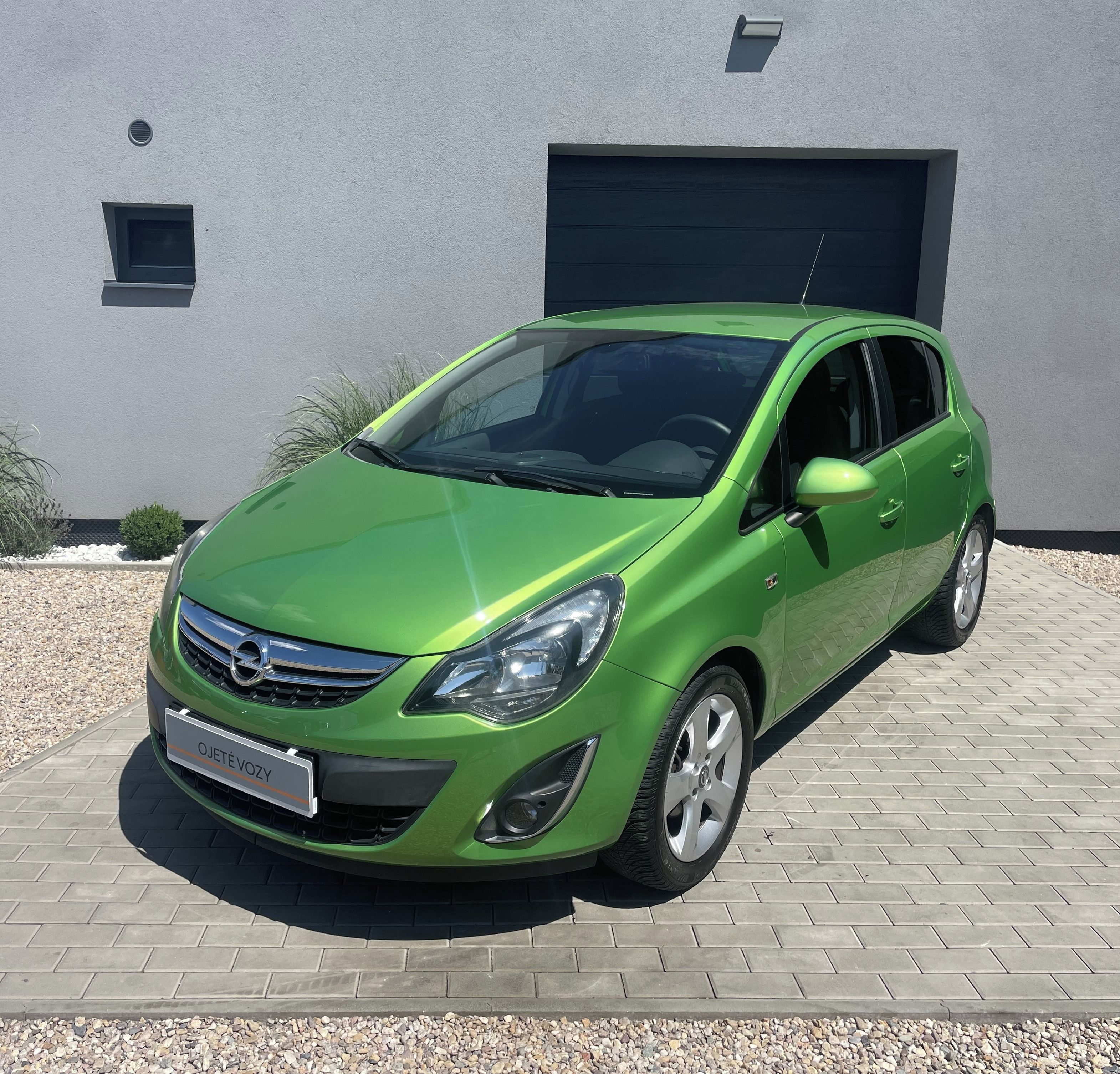 Opel Corsa, 1.3 63KW, Servisní Kniha
