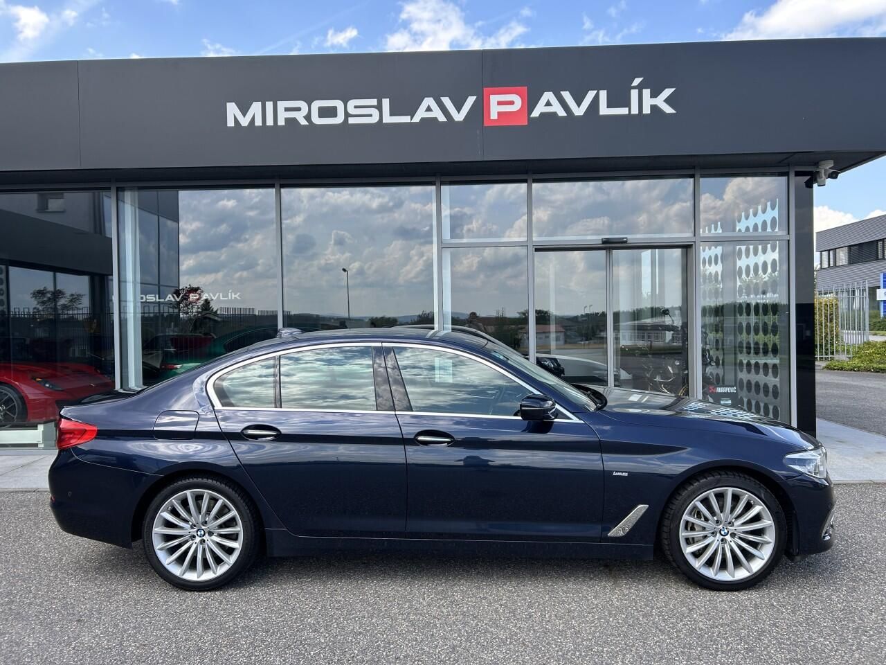 BMW Řada 5, 5540i xDrive Luxury Line - fotka 4