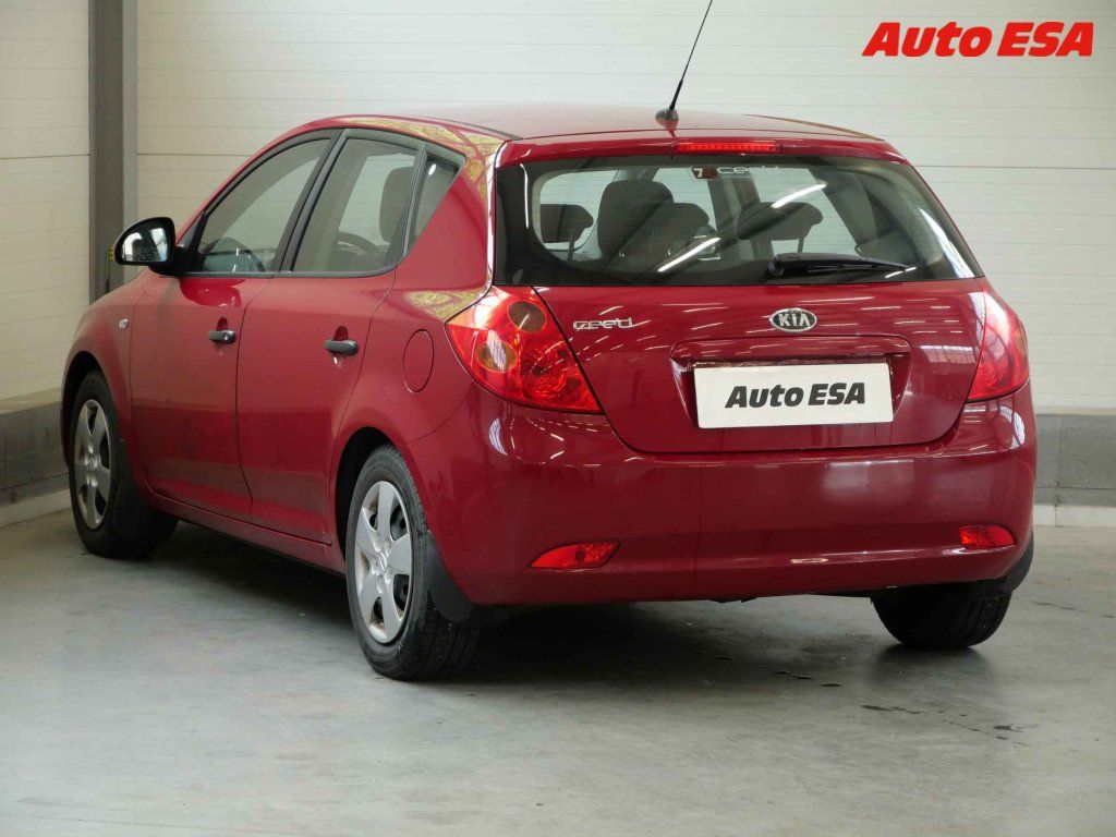 Kia Cee´d, 1.4i,ČR - fotka 6