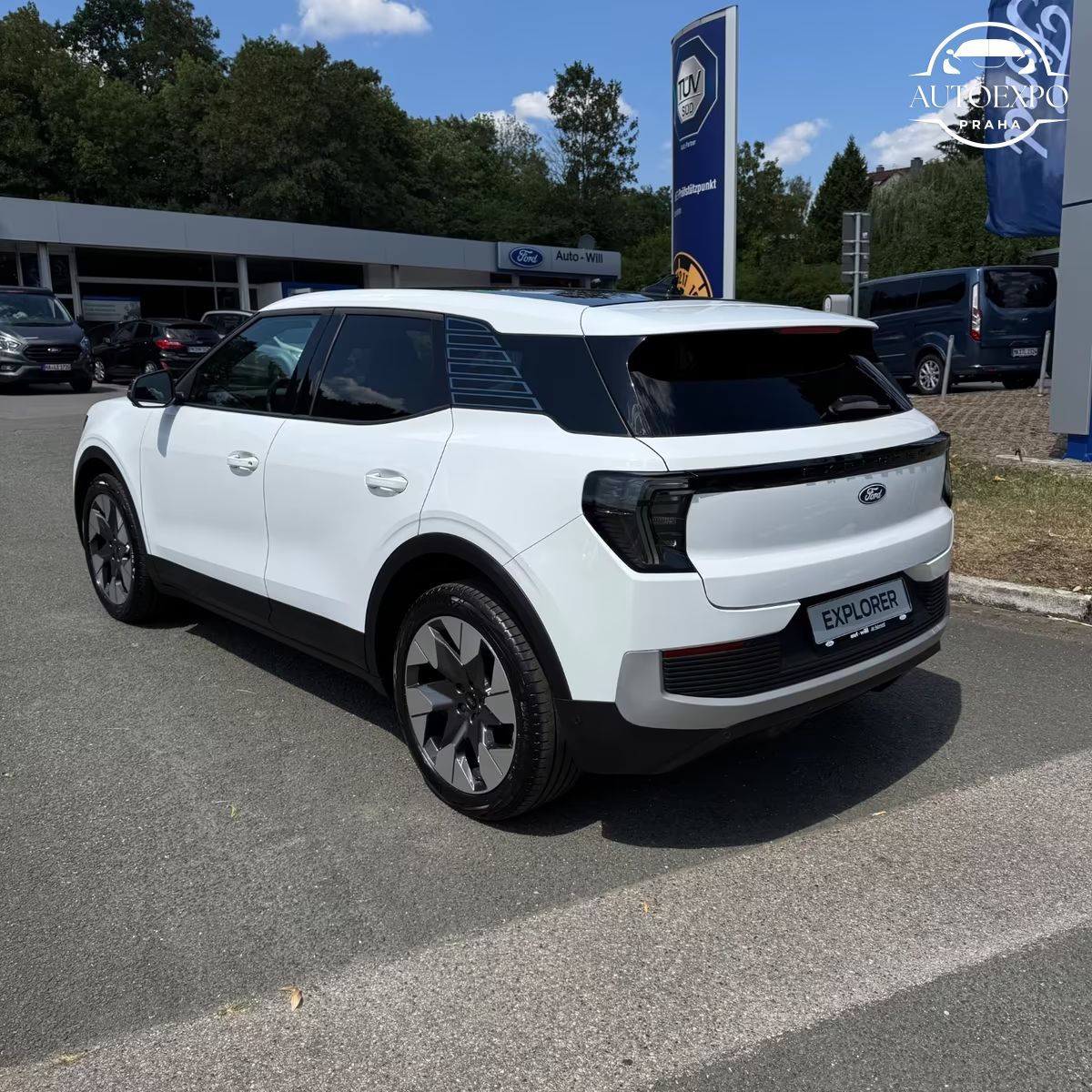 Ford Explorer, Premium AWD - fotka 3