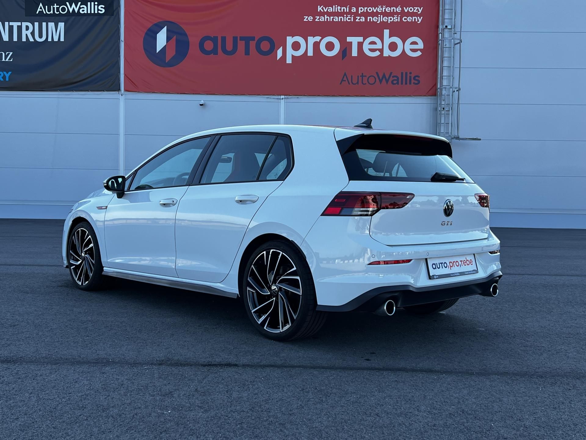 Volkswagen Golf, GTI 2.0TSI DSG 180kW DPH - fotka 5