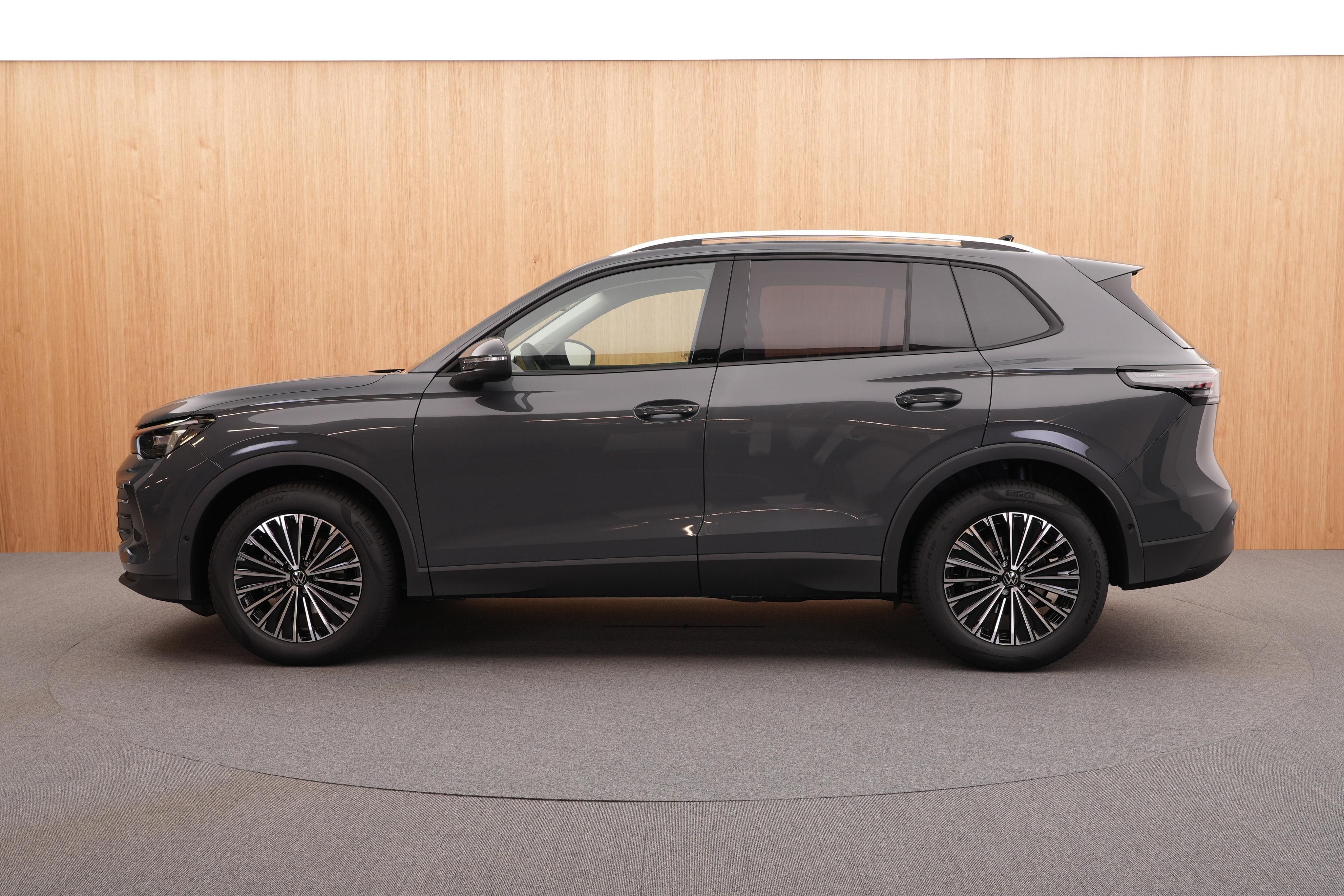 Volkswagen Tiguan, People 1.5 eTSI DSG - fotka 2