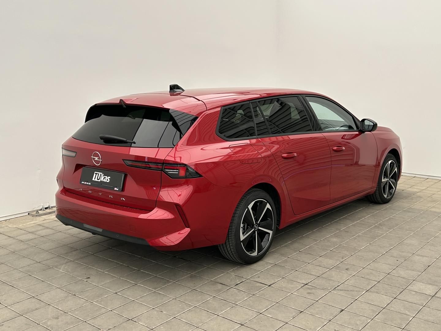 Opel Astra, 1.2Turbo 110k 81kW Edition - fotka 5