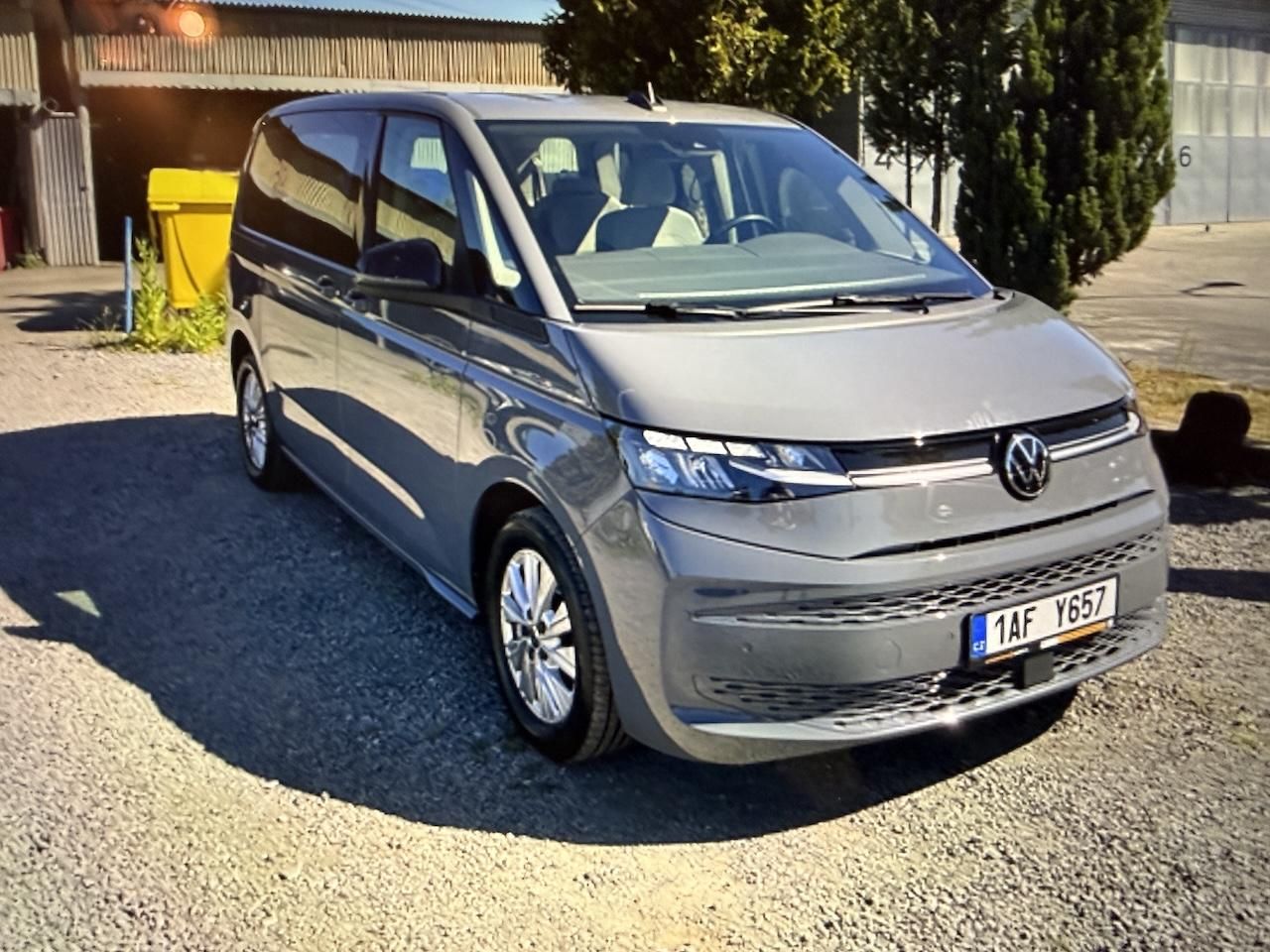 Volkswagen Multivan, 2,0TSi 150kW LIFE DSG Koup.ČR - fotka 2