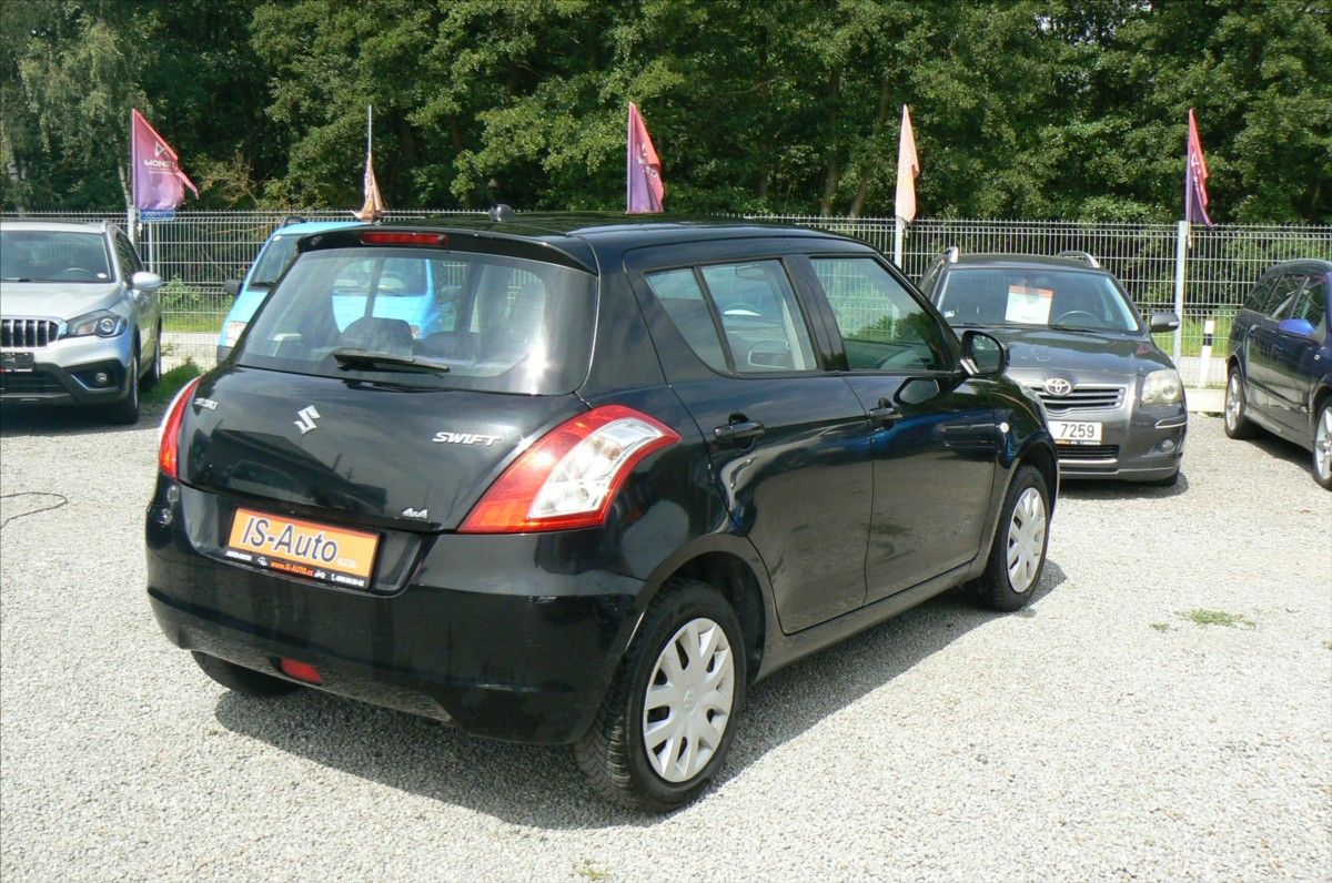 Suzuki Swift, 1,2 GL  4x4 - fotka 4