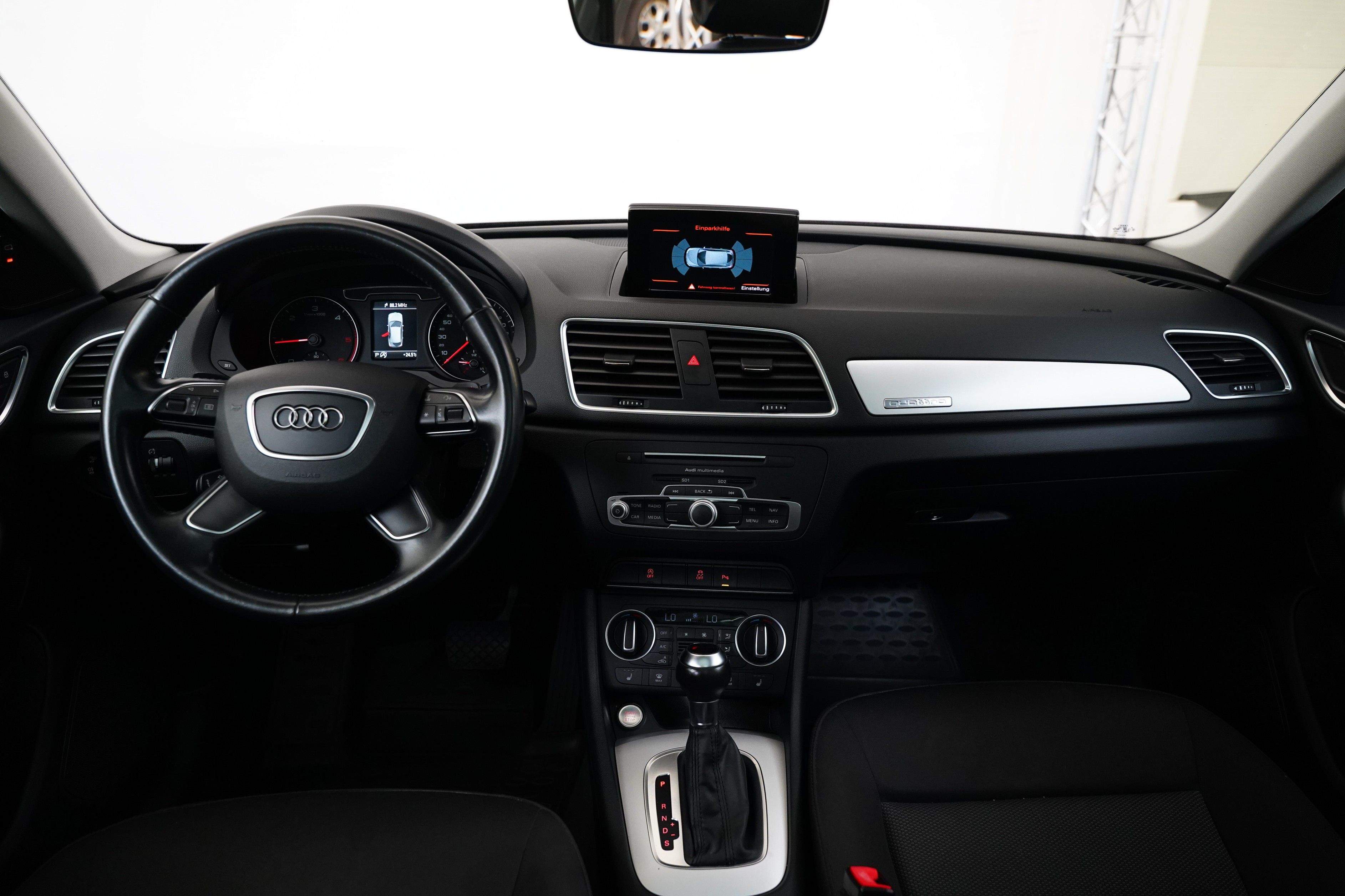 Audi Q3, 2.0TDI 110 kW quattro Standard - fotka 5