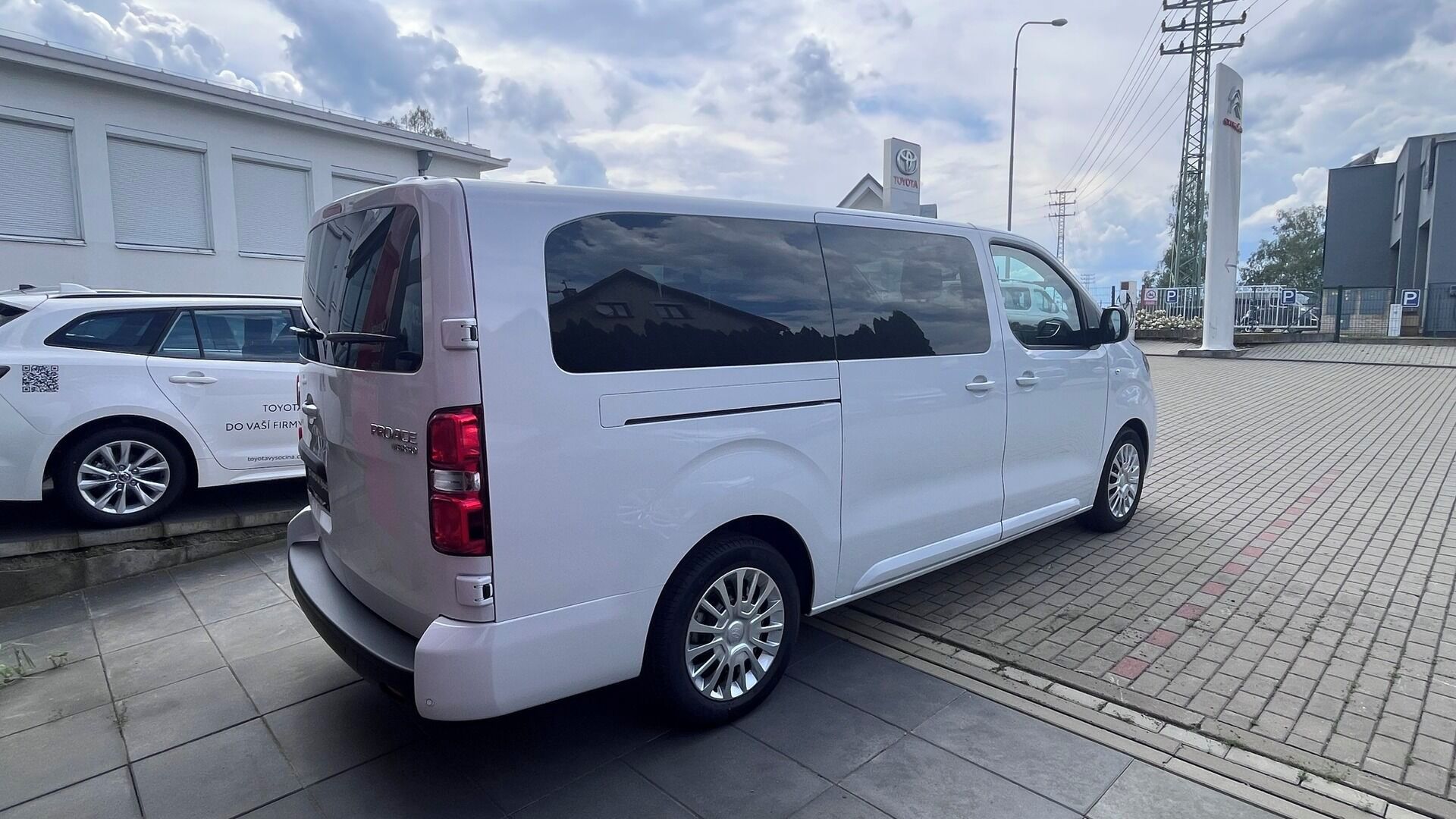 Toyota Proace Verso, MY26 L2 2,2 150PS Business 8 - fotka 4