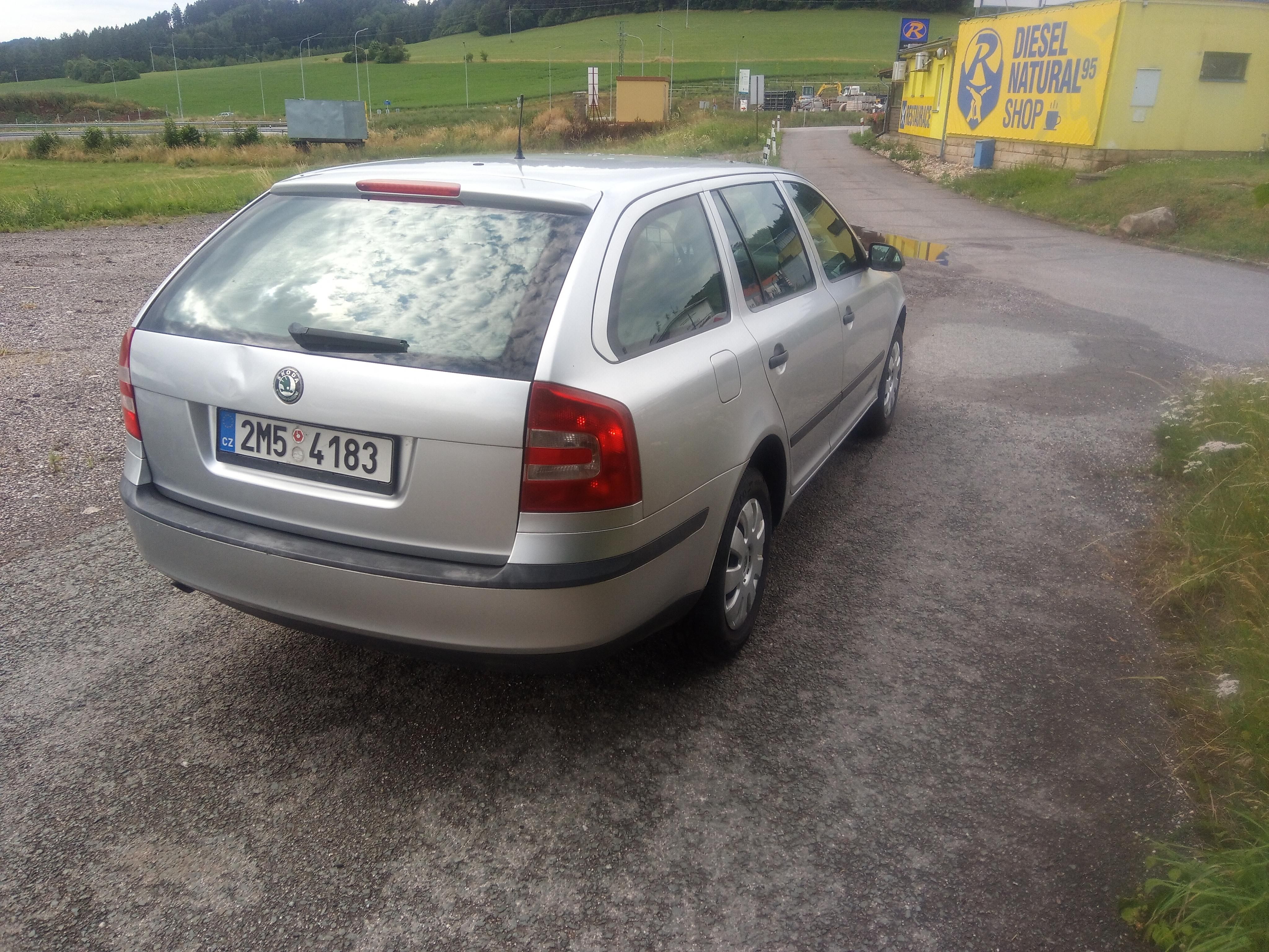 Škoda Octavia, 1,6 MPi, serviska - fotka 6