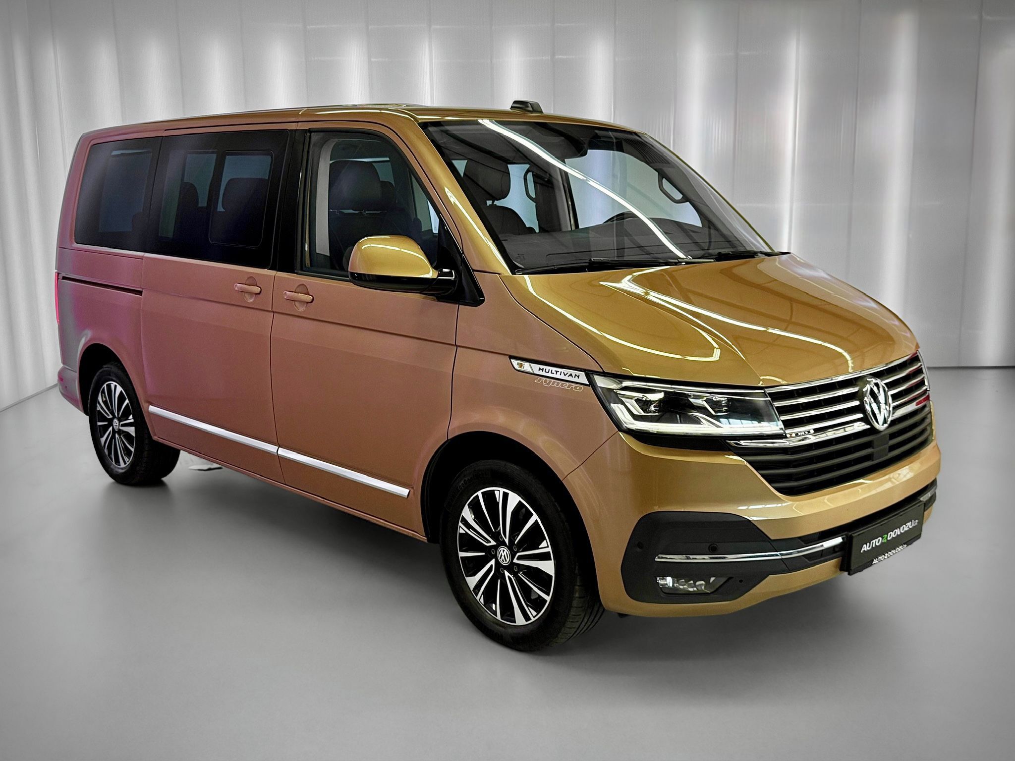 Volkswagen Multivan, 2.0TDI 146KW DSG 4M HIGHLINE - fotka 4