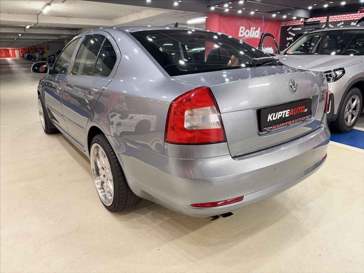 Škoda Octavia, 1,4 TSI  Ambiente - fotka 3