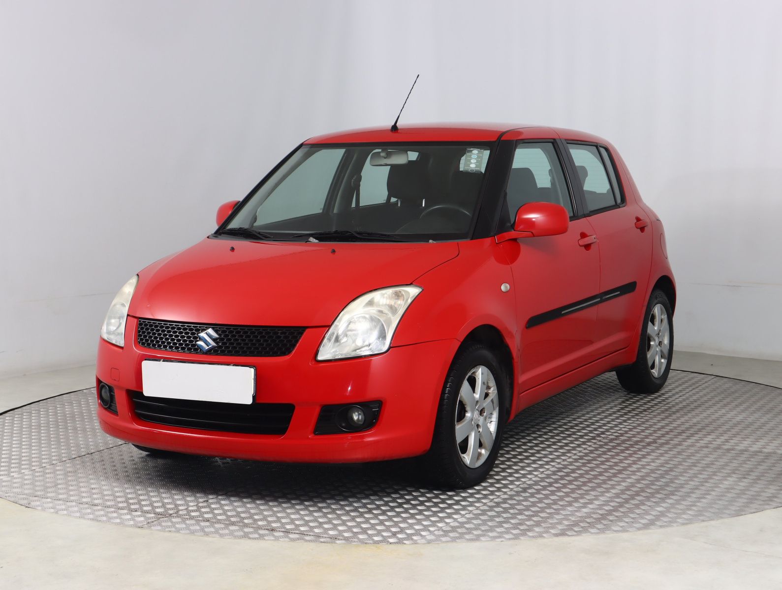 Suzuki Swift, 1.3, ČR,1.maj, Serv.kniha - fotka 3