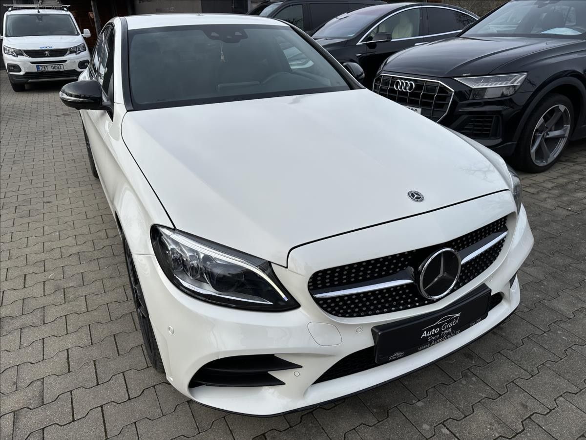 Mercedes-Benz Třídy C, 180 AMG multibeam - fotka 3