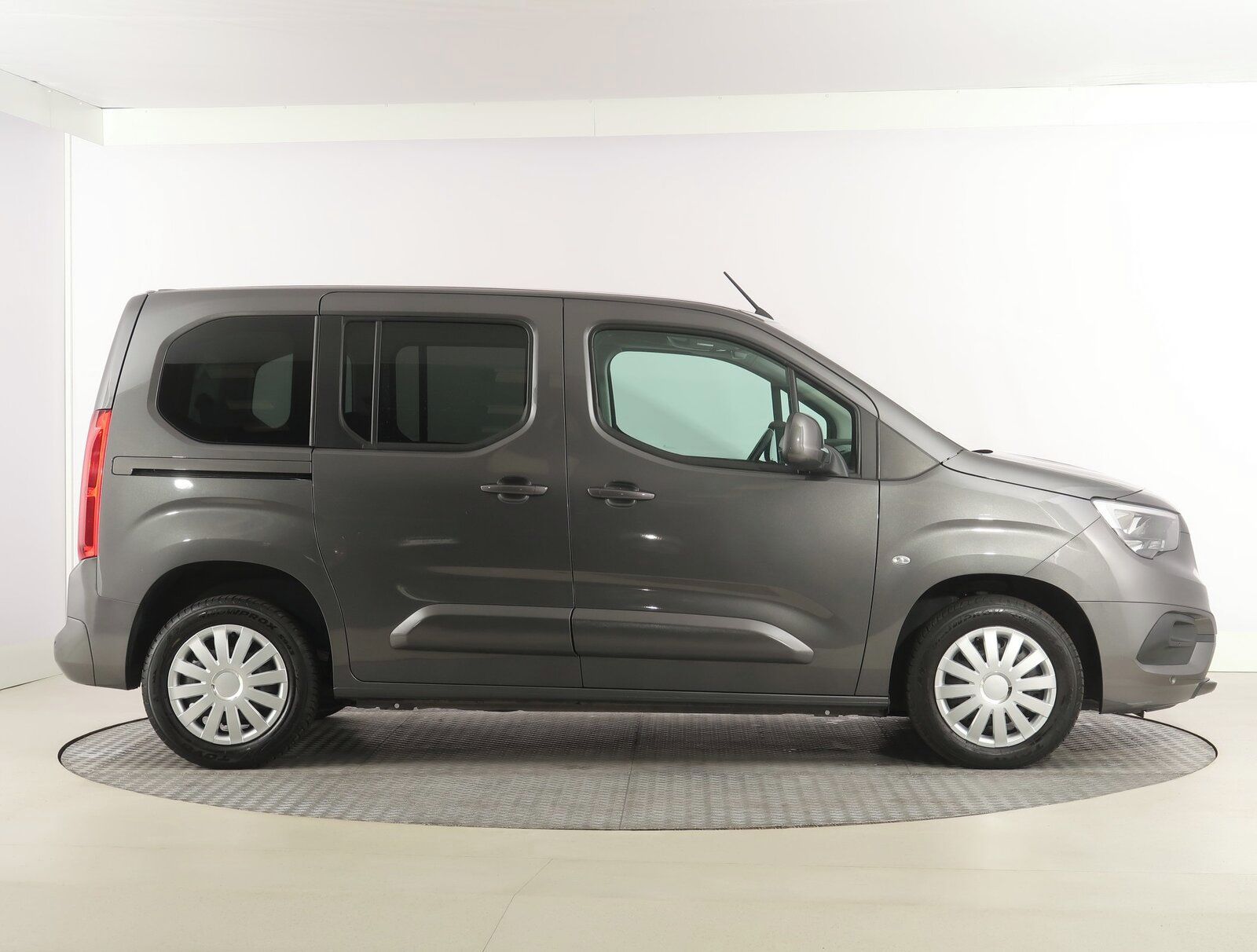 Opel Combo, 1.2 Turbo, 7Míst, Klima, 1Maj - fotka 6