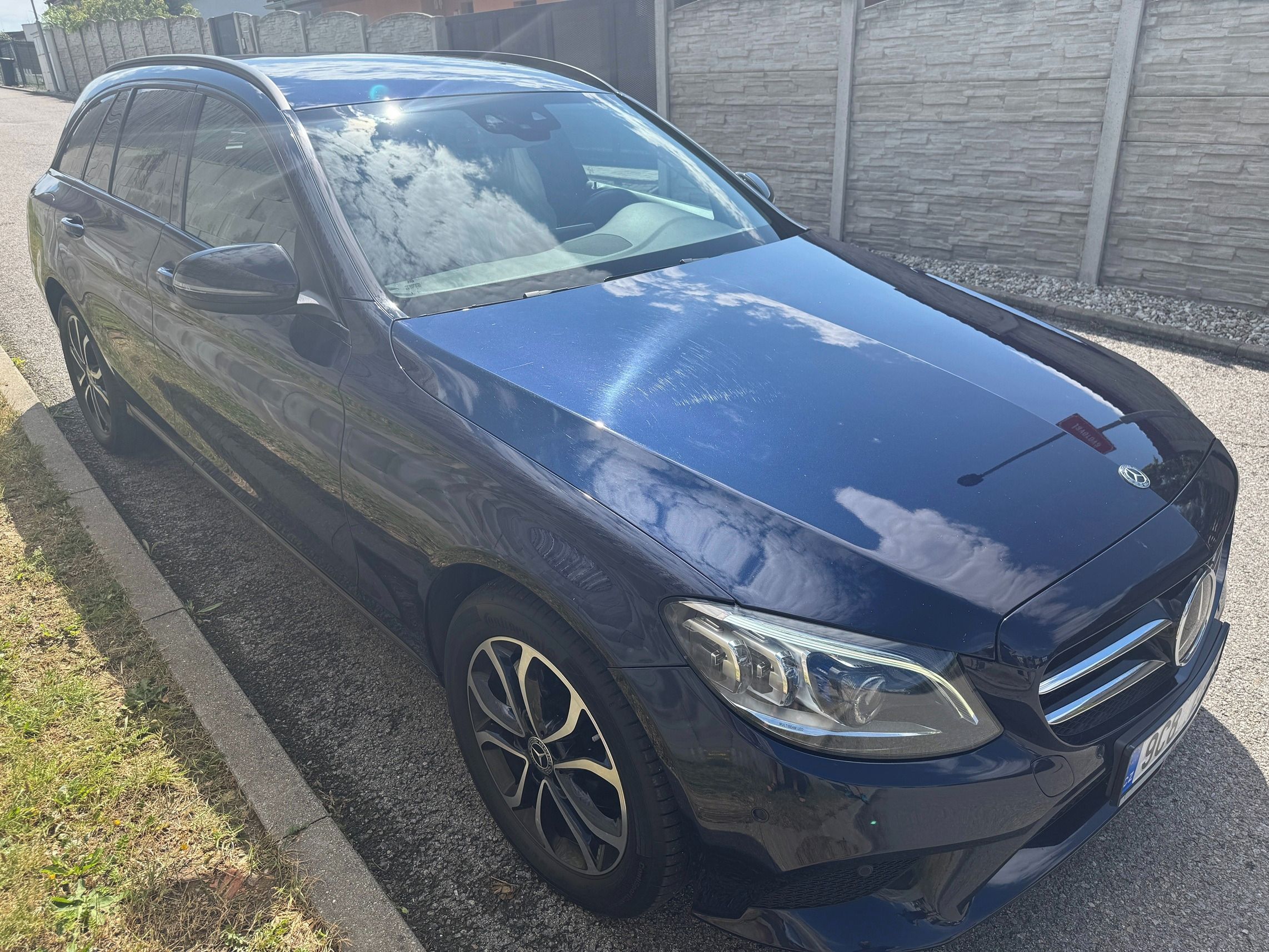 Mercedes-Benz Třídy C, C 220d 4 Matic - fotka 5
