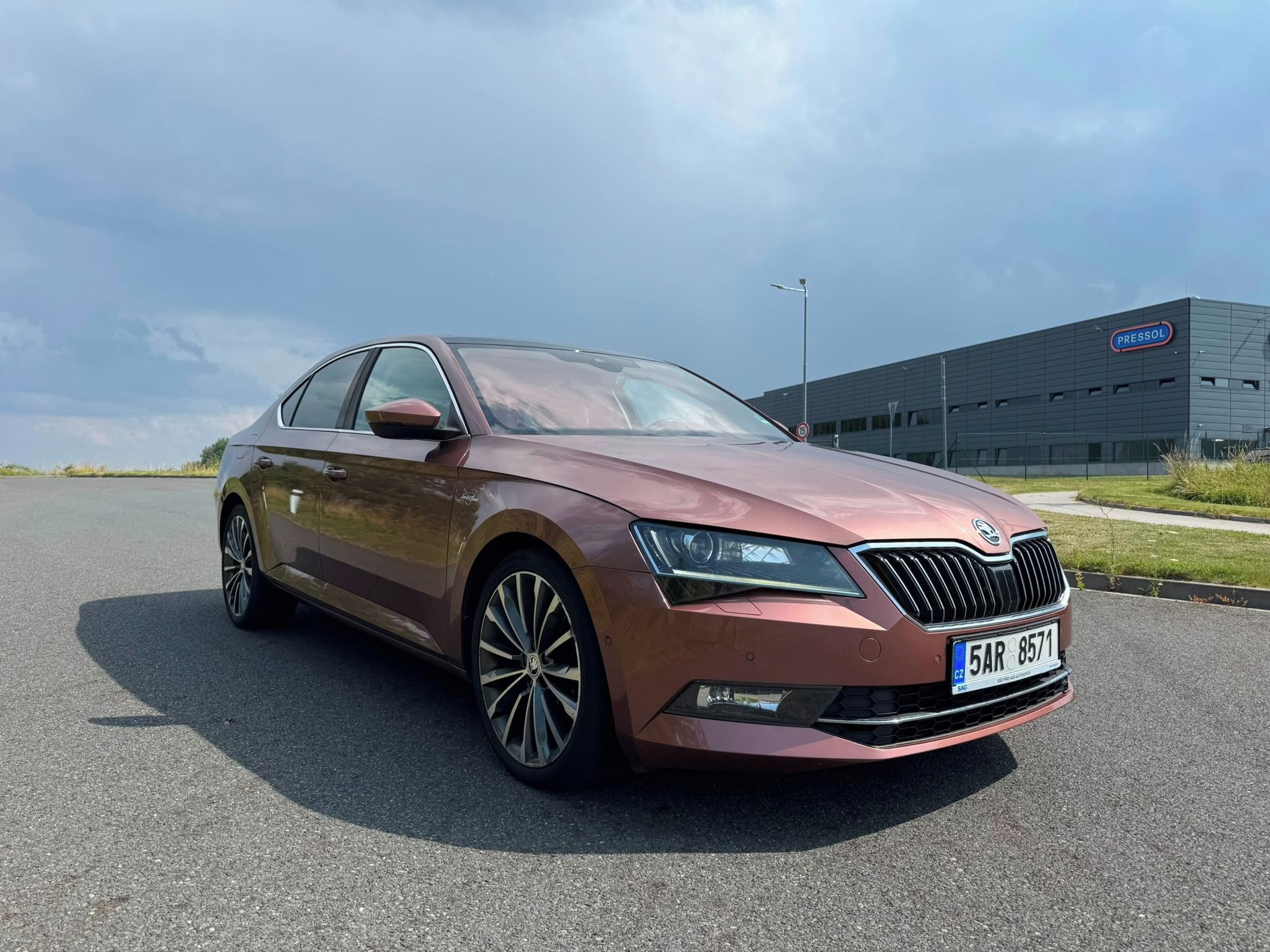 Škoda Superb, 2.0TDI 140kW L&K 4x4 DSG, ČR - fotka 2