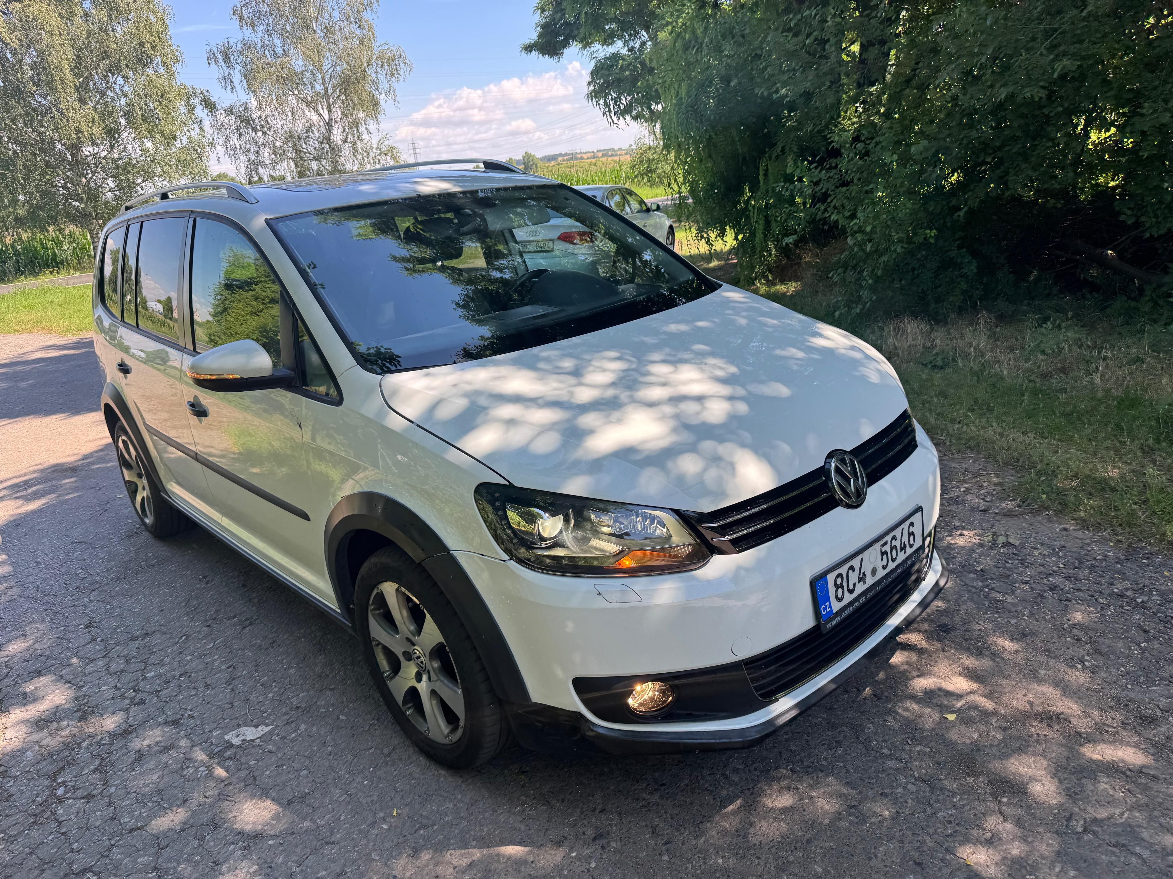 Volkswagen Touran, Volkswagen Touran Cross 2015 1 - fotka 3
