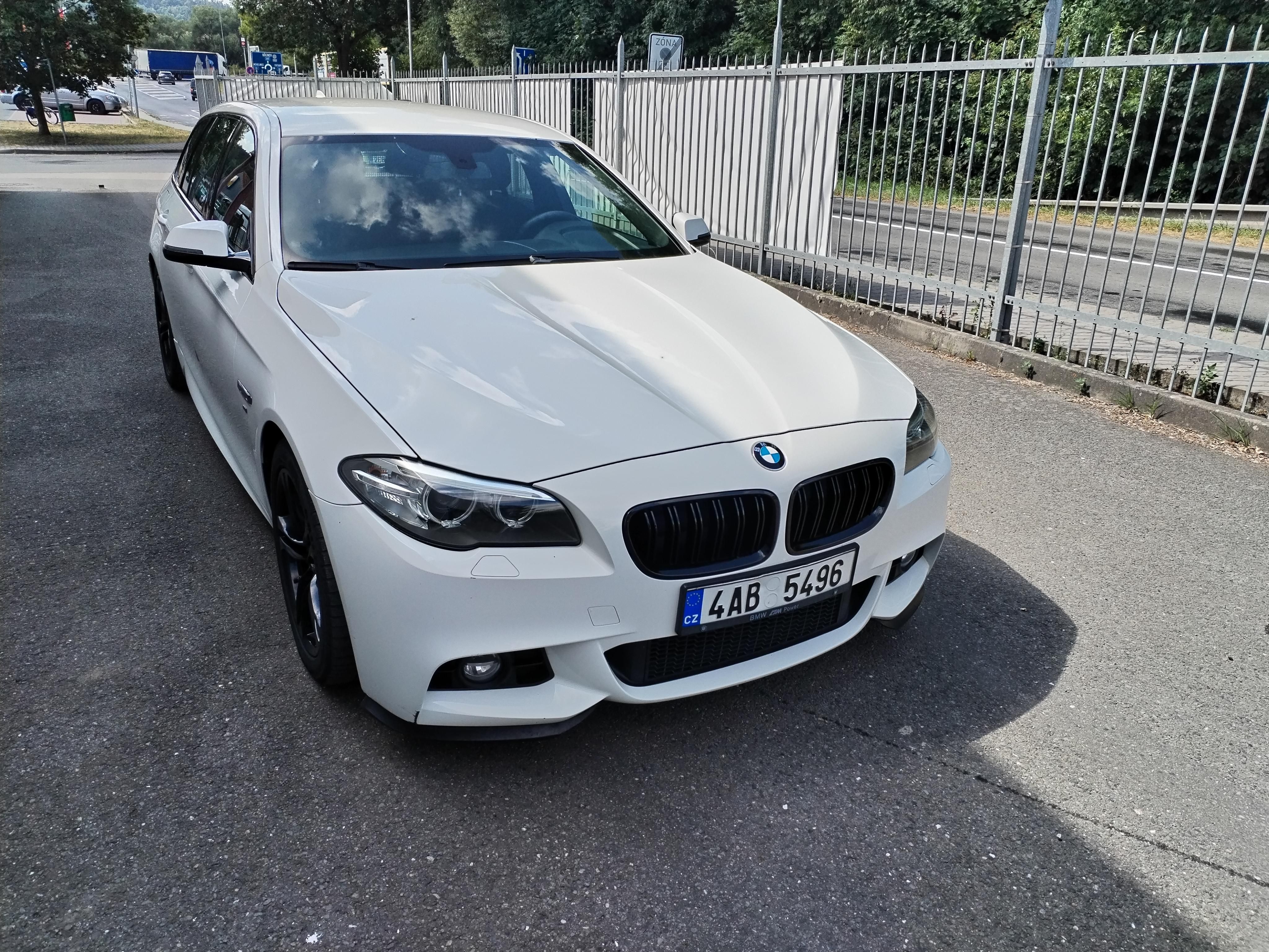 BMW Řada 5, BMW 520D Touring (F11) - fotka 6