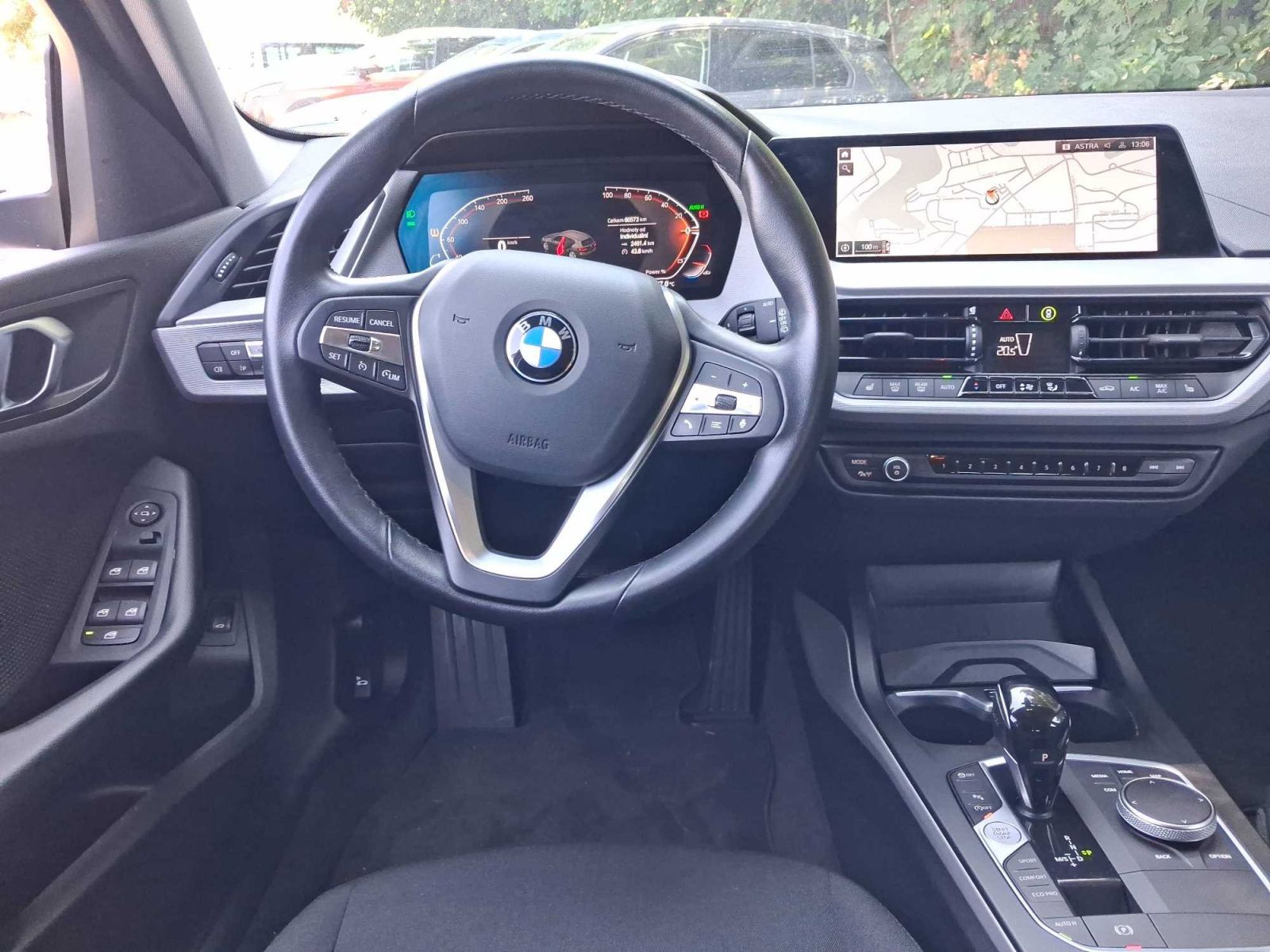 BMW Řada 1, 118i, Advantage, Automat, ČR - fotka 3