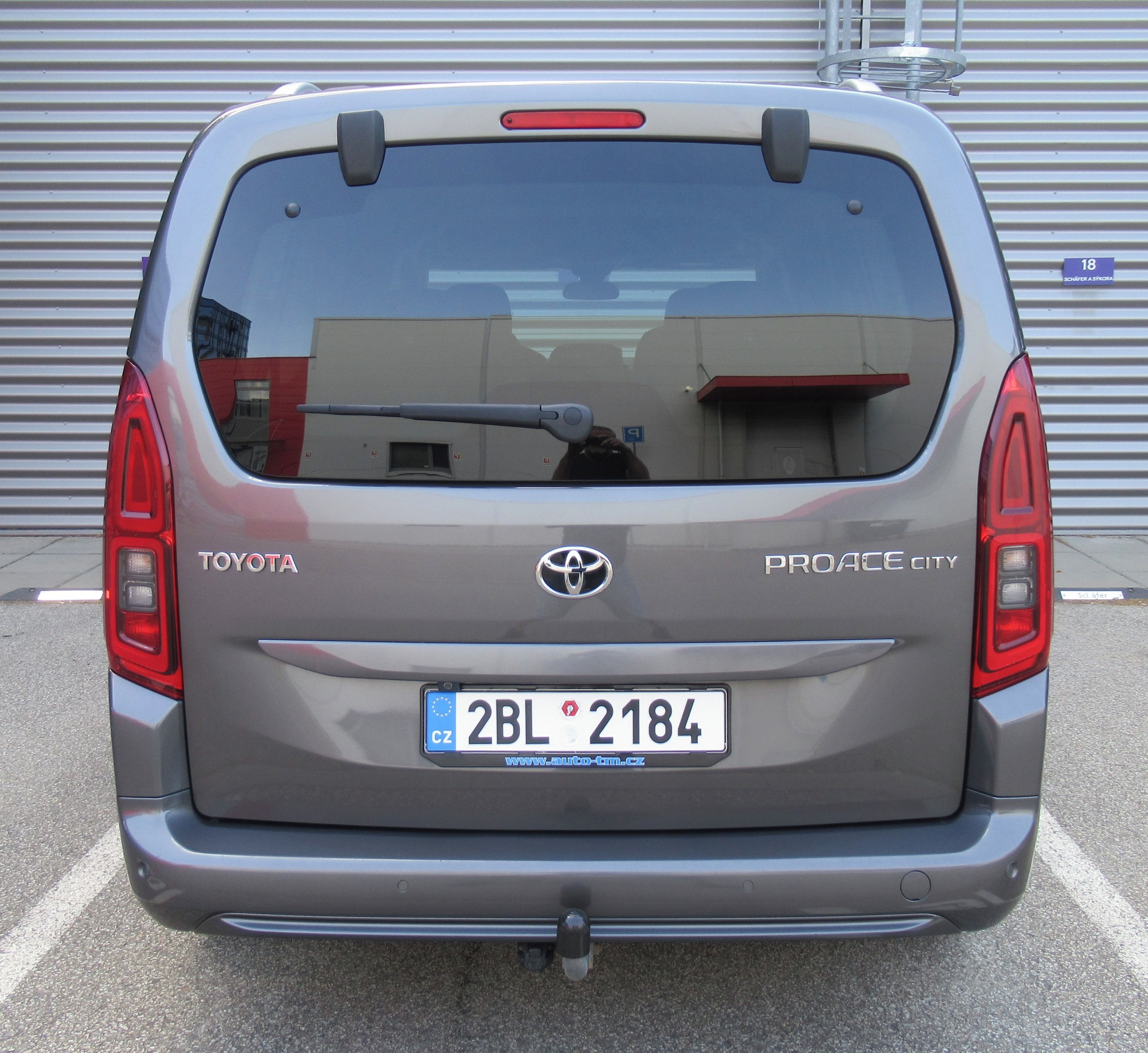 Toyota Proace City Verso, 1.5D-4D 130 L2 Family Aut.8 - fotka 5
