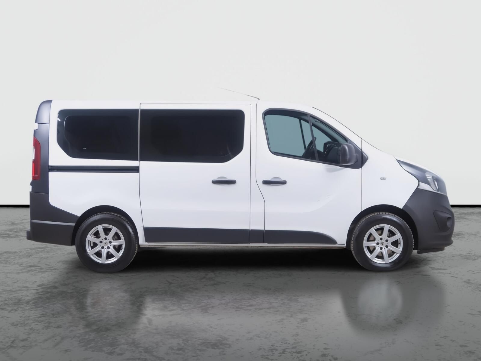 Opel Vivaro, 1.6 BiCDTI, Bus, 9Míst, Klima - fotka 6