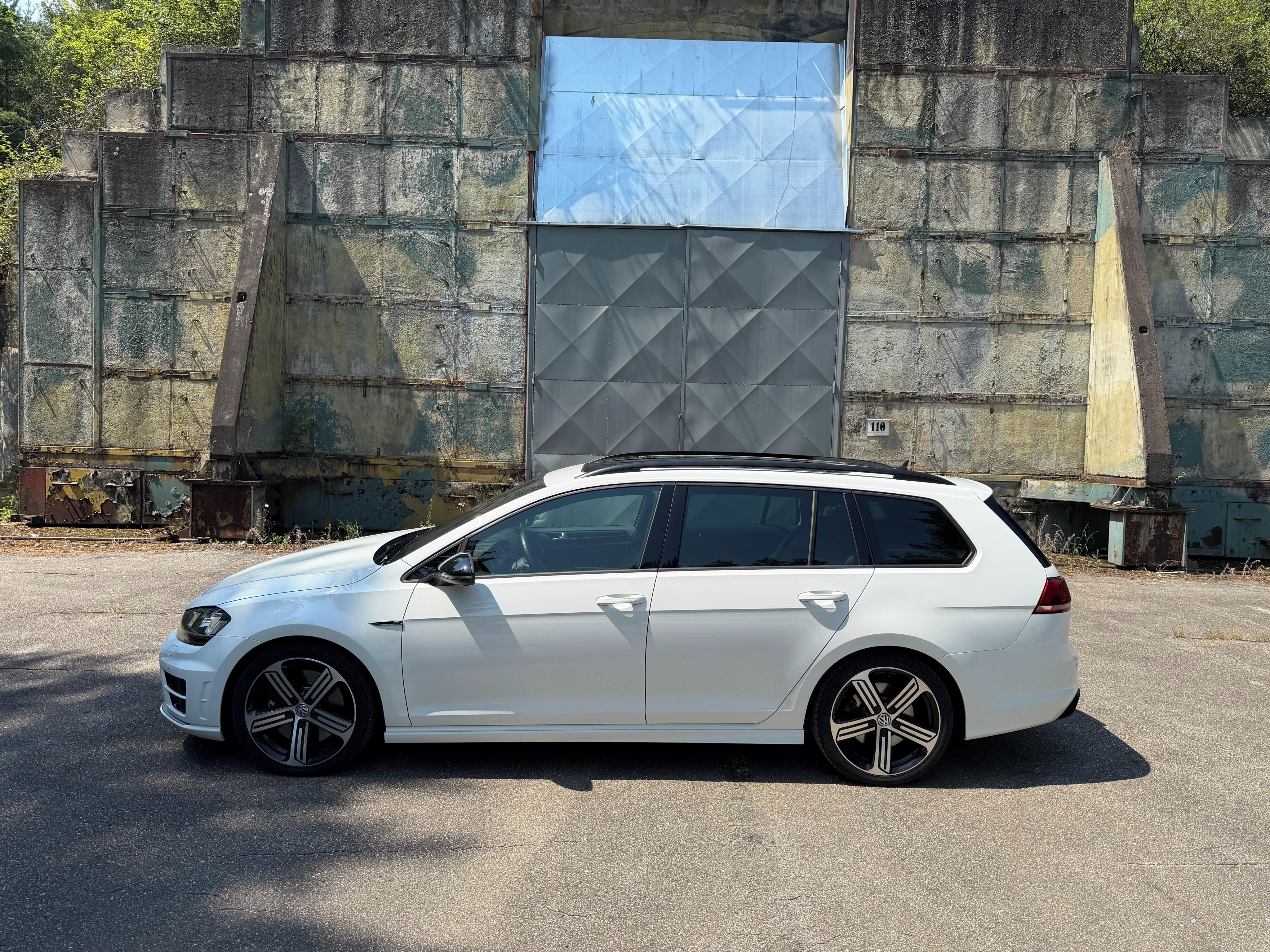 Volkswagen Golf, 7 R Variant 221kW Top - fotka 5