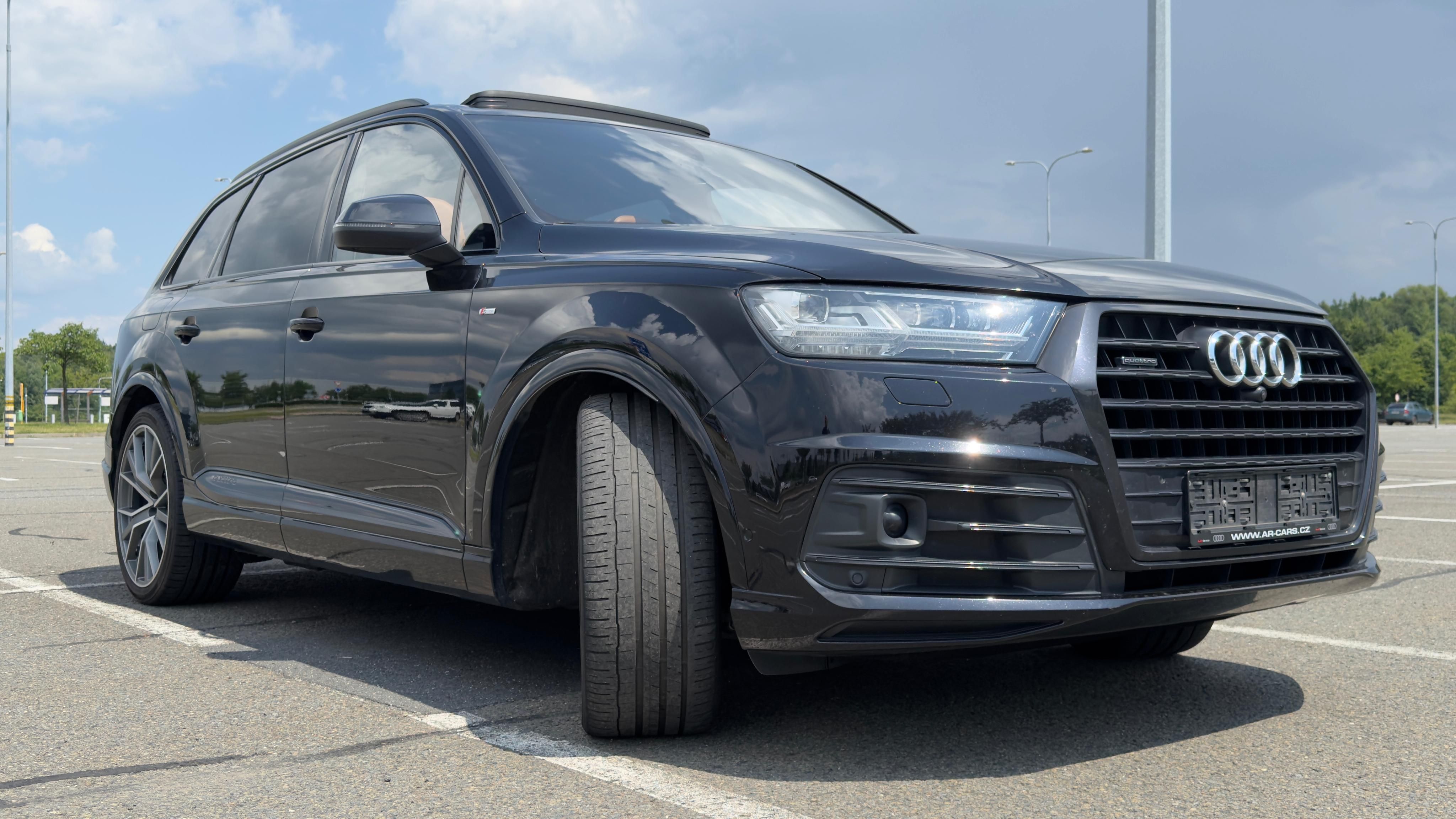Audi Q7, 3.0 TDi Quattro, S-Line, 7míst - fotka 4