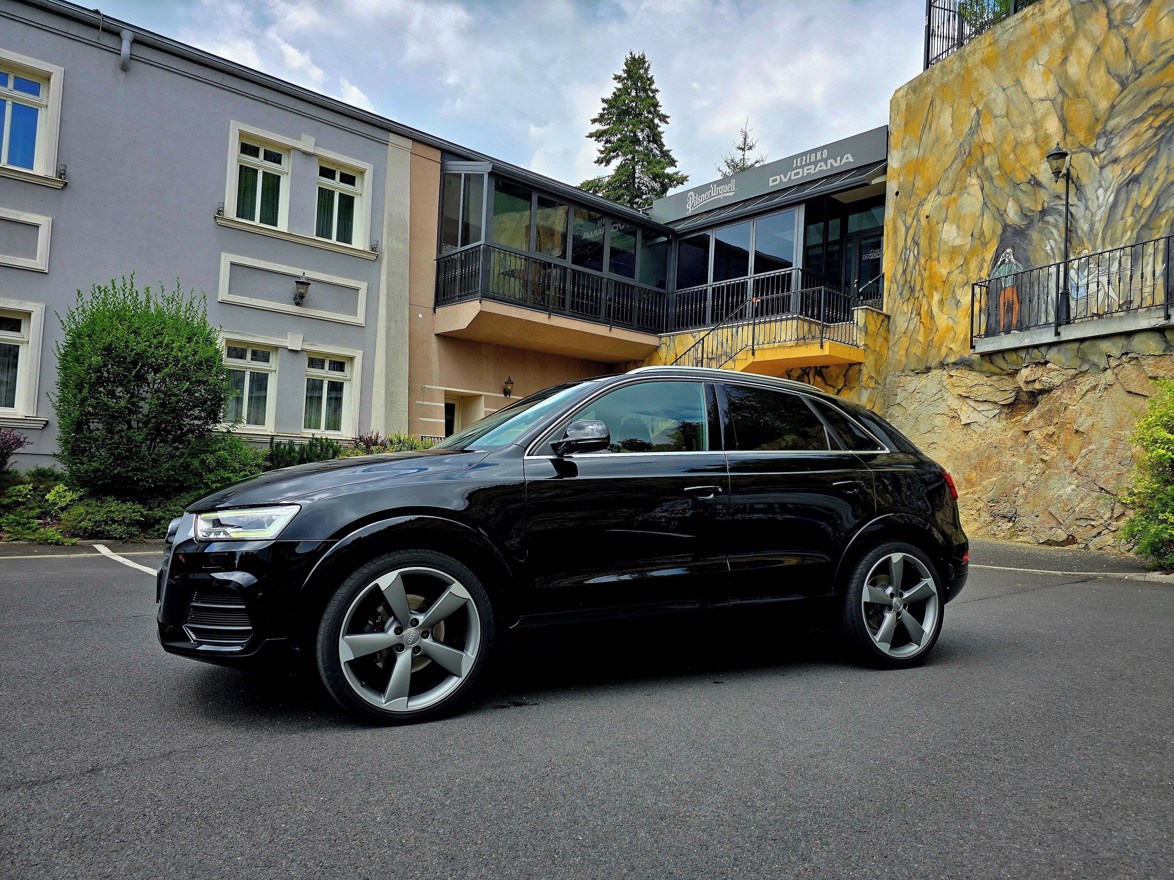 Audi Q3, 2.0 tdi, manuál, S - line - fotka 4
