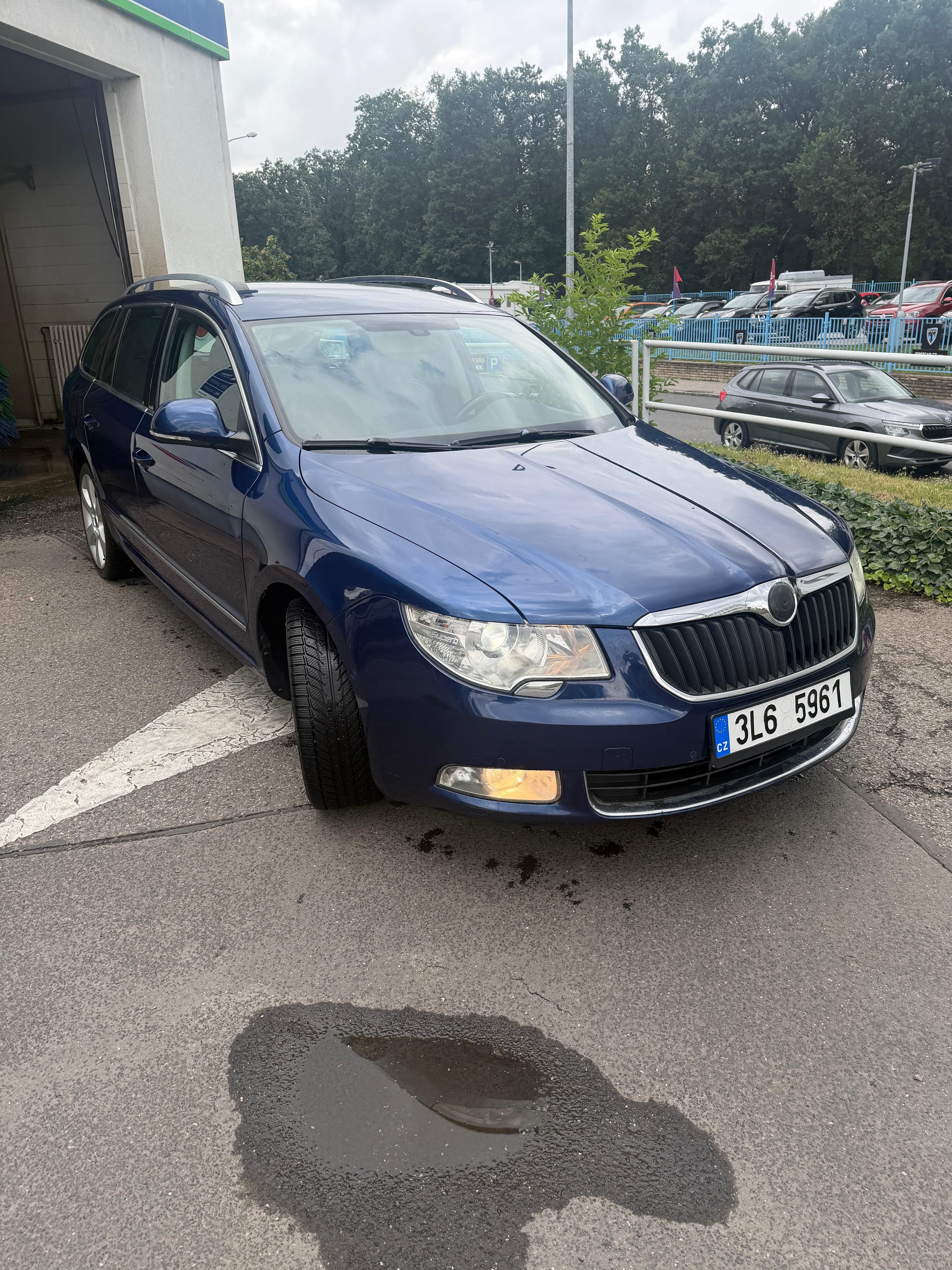 Škoda Superb, 3,6 benzin automat,top vzhled - fotka 3