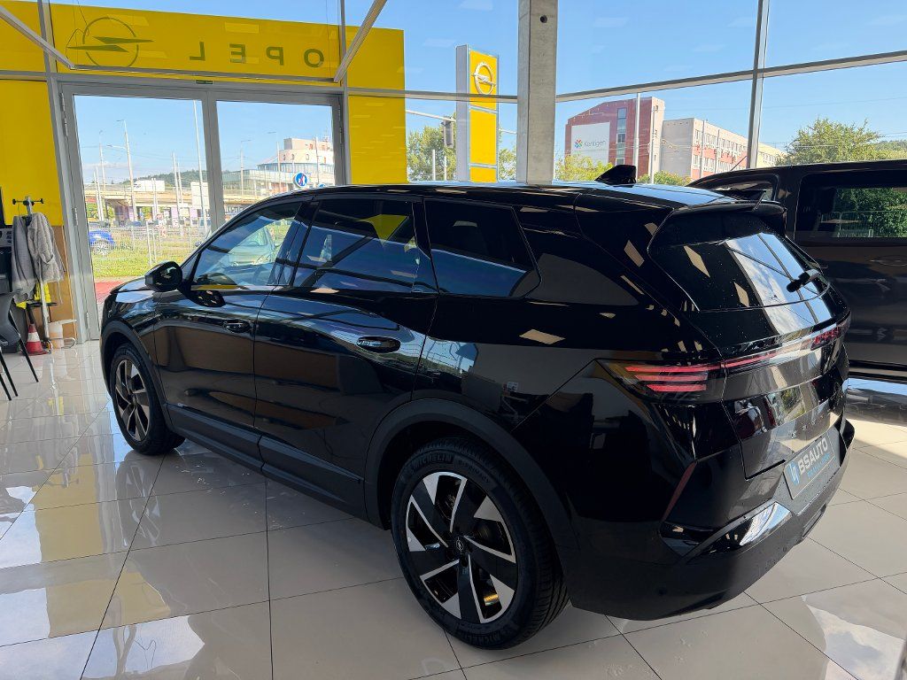 Opel Grandland, Ultimate Hybrid 1,2T 145k AT - fotka 6