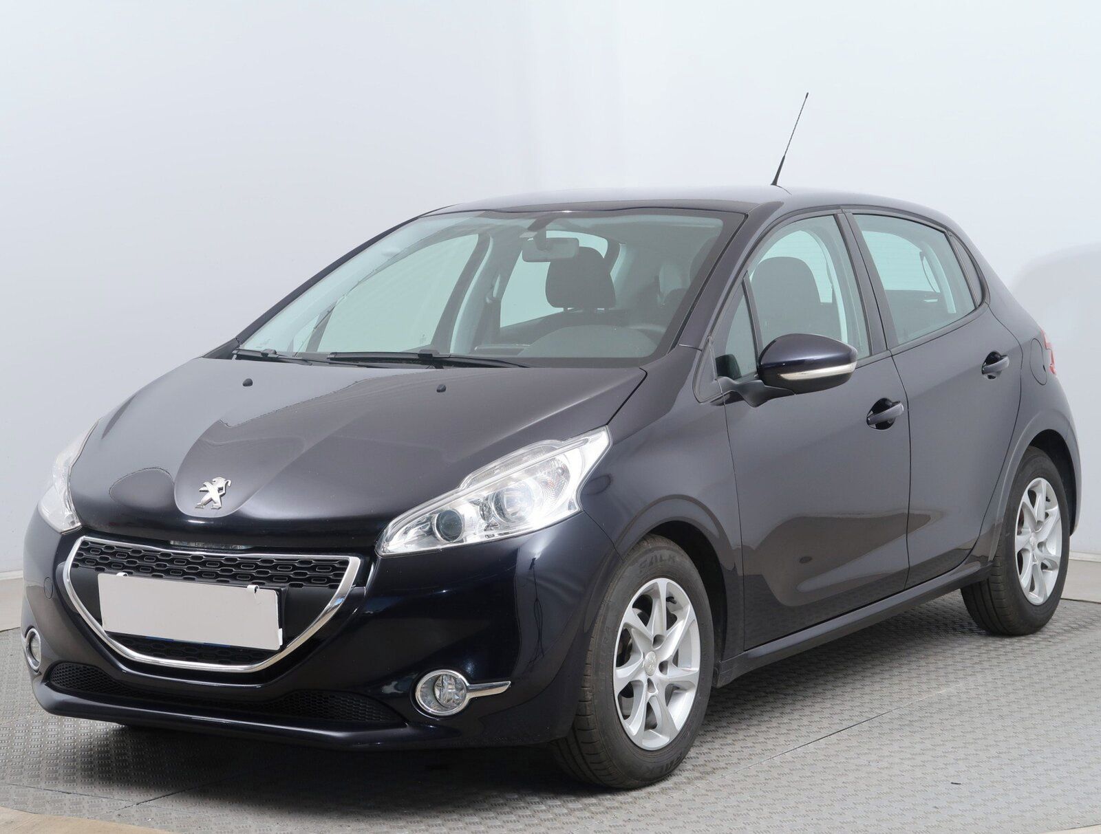 Peugeot 208, 1.4 HDI, ČR,1.maj, Serv.kniha - fotka 2