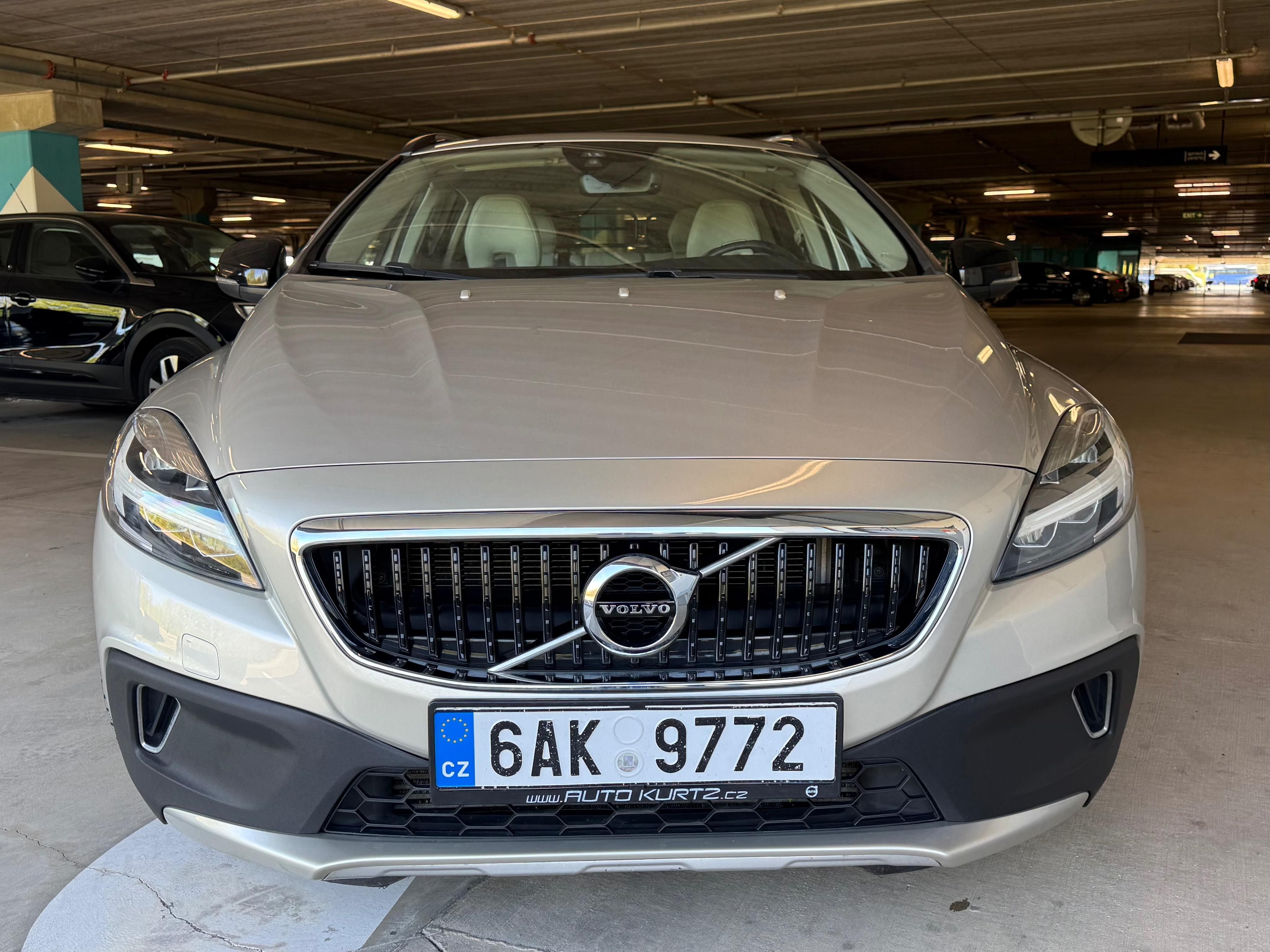 Volvo V40, Volvo V40 Cross Country T4 AWD - fotka 2