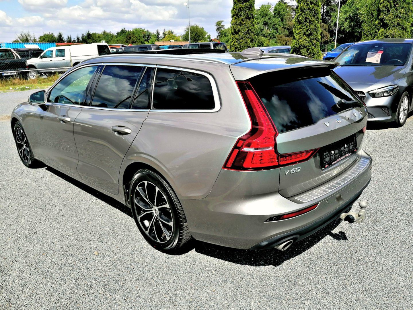 Volvo V60, 2.0 B3 MHEV A/T 120kW - fotka 5